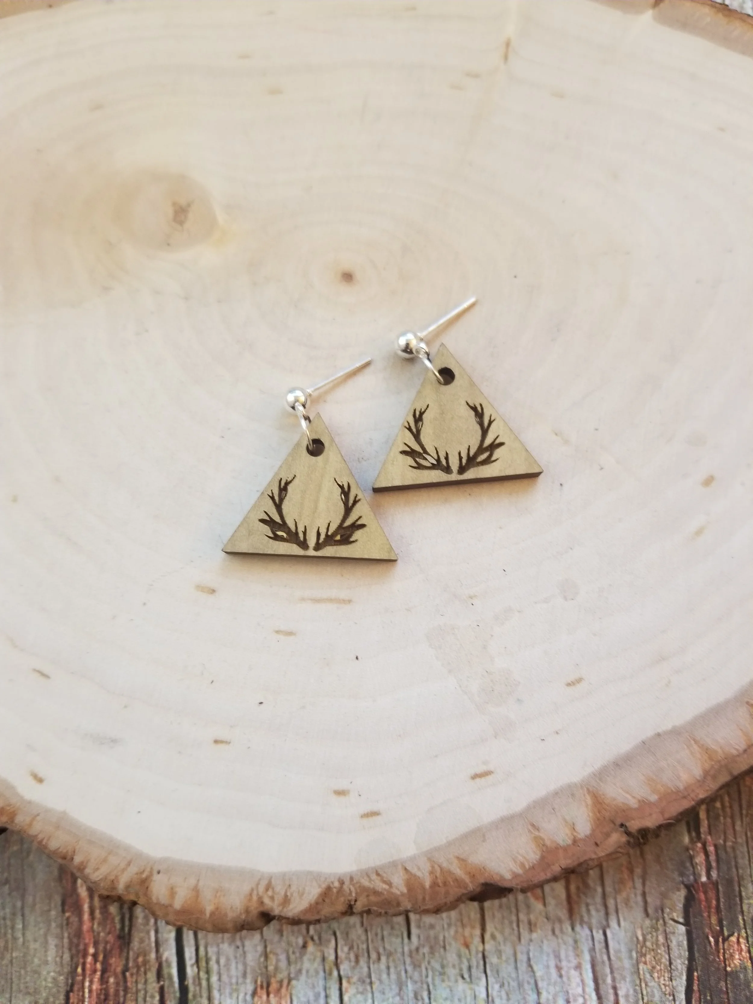 Triangle Antlers in Poplar on Silver Posts