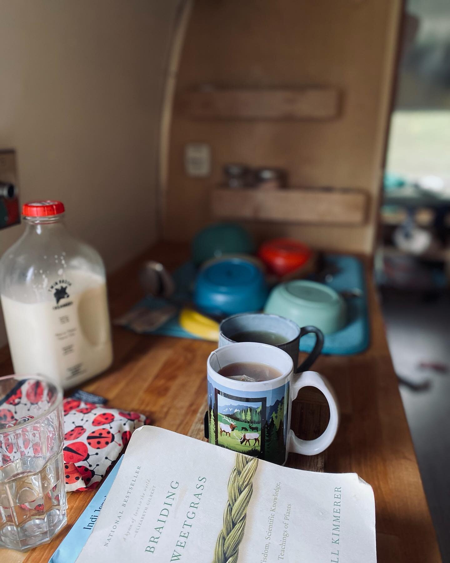 Just sipping a big mug of spicy hot lemon and ginger tea as several feet of snow accumulates outside 😳.
.
We got back today from a little getaway to the Oregon coast in the airstream, because who doesn&rsquo;t love to get windswept on a beach in Dec