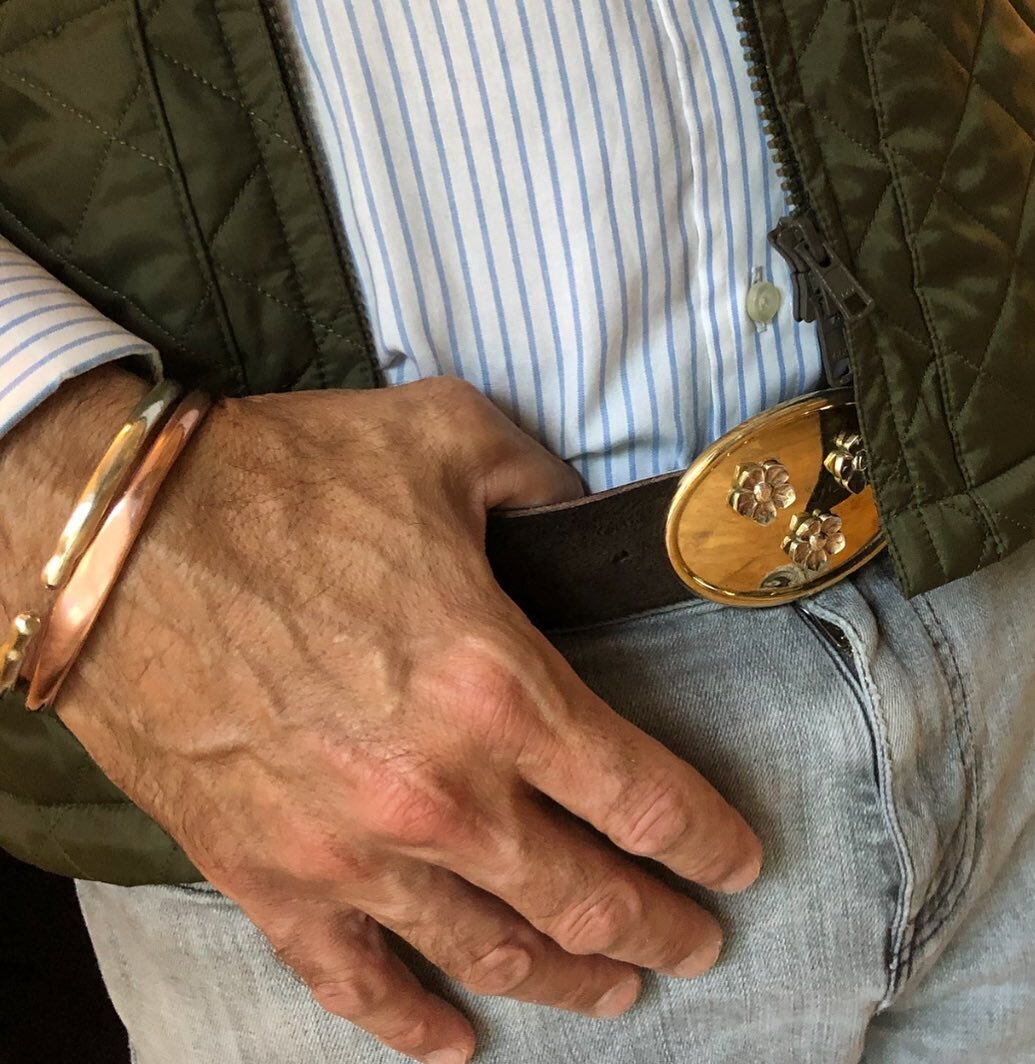 Matching combination of belt buckles, bracelets and cufflinks made of copper, brass, silver and gold.

#jagdabzeichen #jagdabzeichencap #polowanie #hunter
#hunting #jagd #jakt #caccia #caza
#chasse #oxota #instahunt #chasseur #waidmannsheil #huntingw