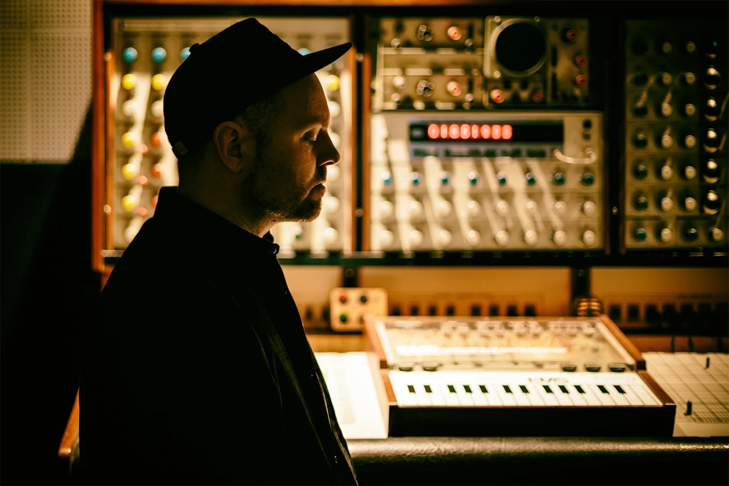 dj shadow site .jpg