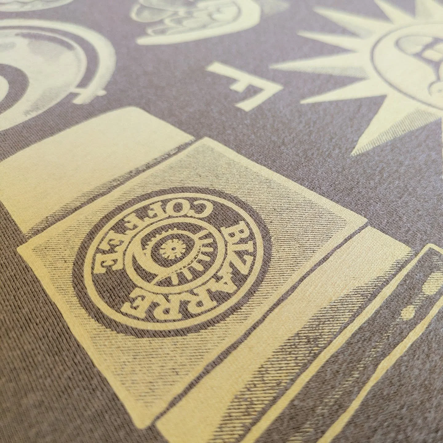 Up close and personal look at @bizarrecoffeecompany's recent merch drop! A summer-friendly reissue of a classic design 🙌
#screenprinting #woodstockga #downtownwoodstock #smallbusiness #localscreenprinter #localprinter #waterbased #sustainable #ecofr