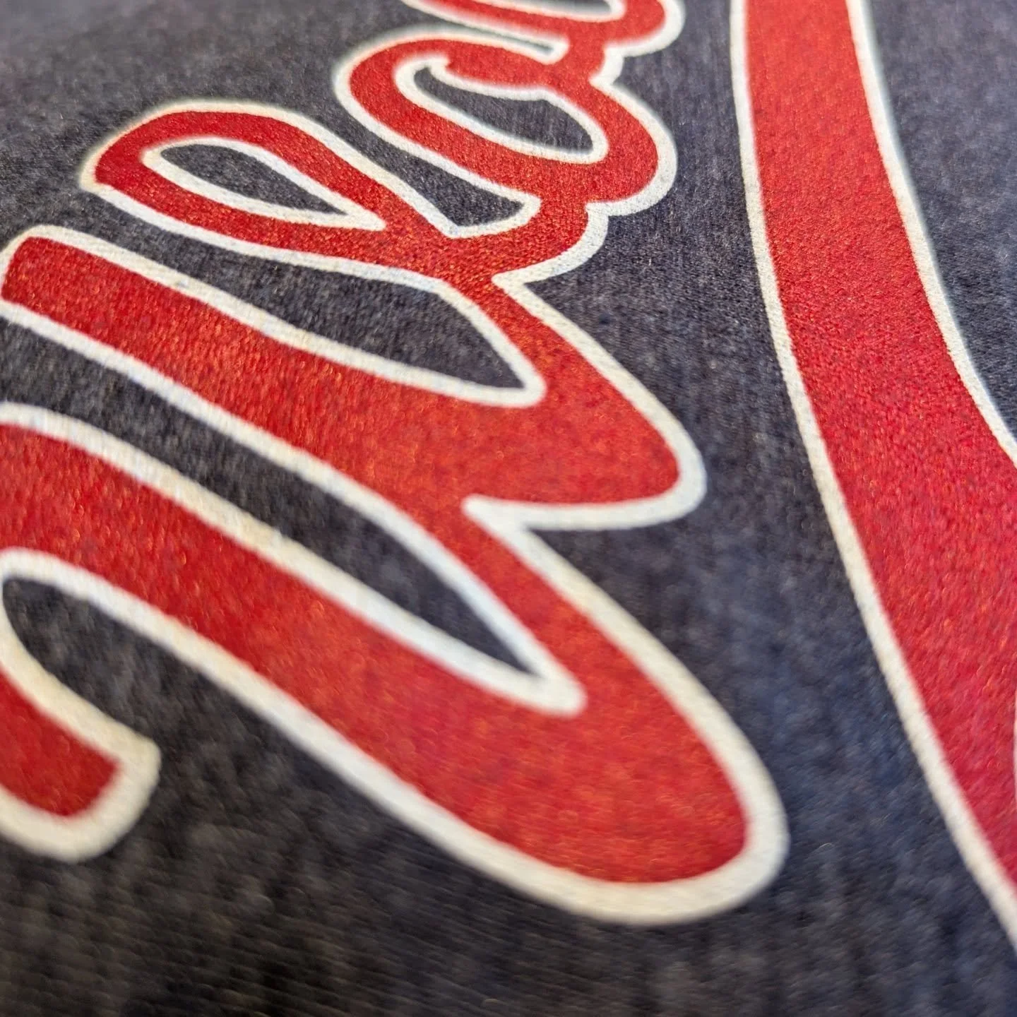 Some fun new tees for the Woodstock Visitors Center 🙌 #waterbased #screenprinting #woodstockga #downtownwoodstock #smallbusiness #localscreenprinter #localprinter #sustainable #ecofriendly #ecofriendlyprinting