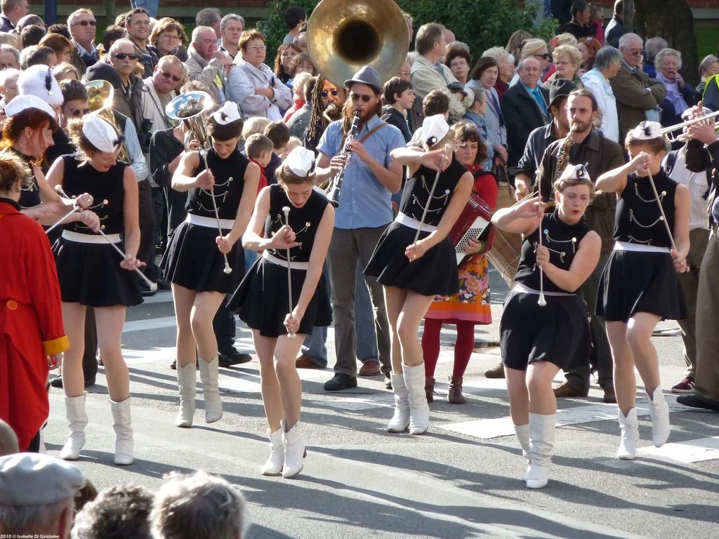 majorettes150ans Extravagante Parade (107).JPG