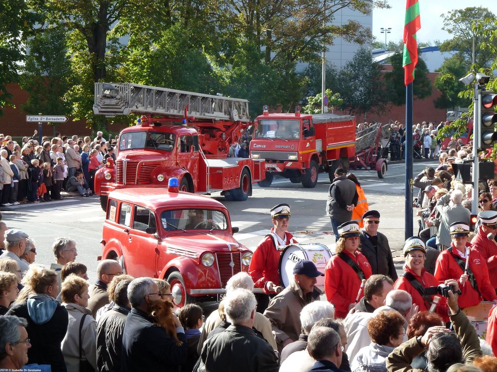 pompiers 150ans Extravagante Parade (48).JPG