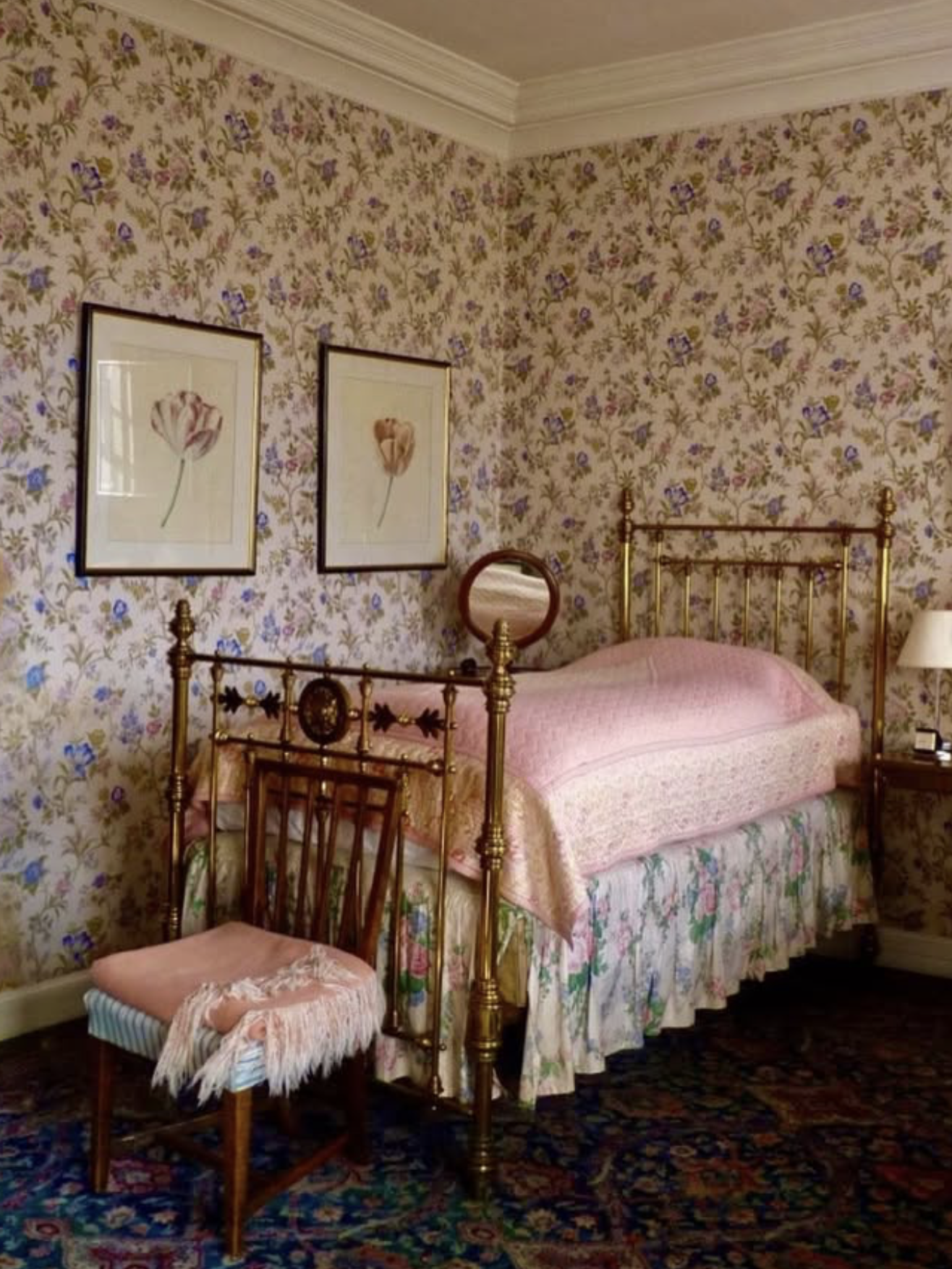 Floral bedroom, Bible of British Taste