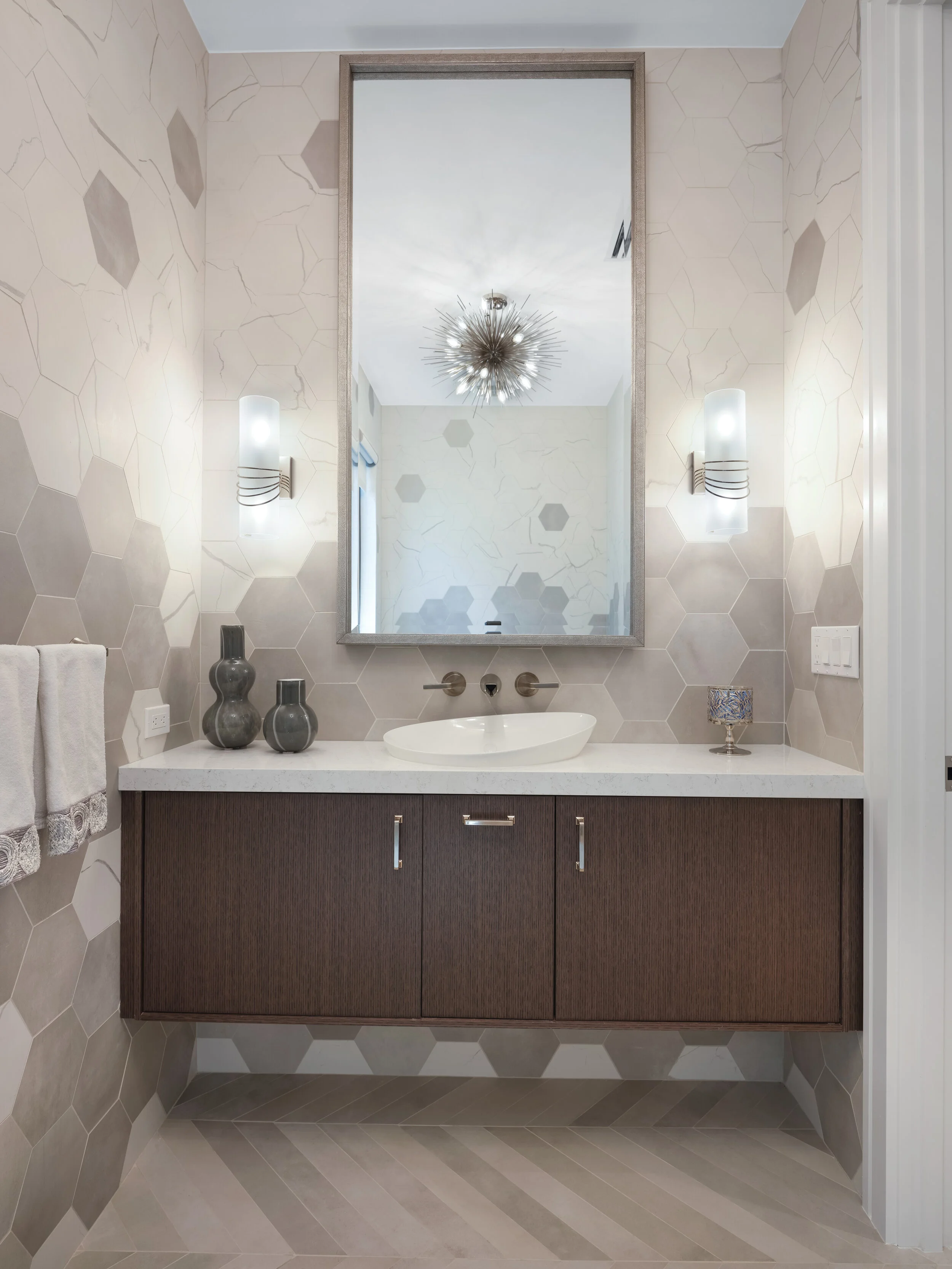 Onshore 102 Lighthouse HR-022.JPG