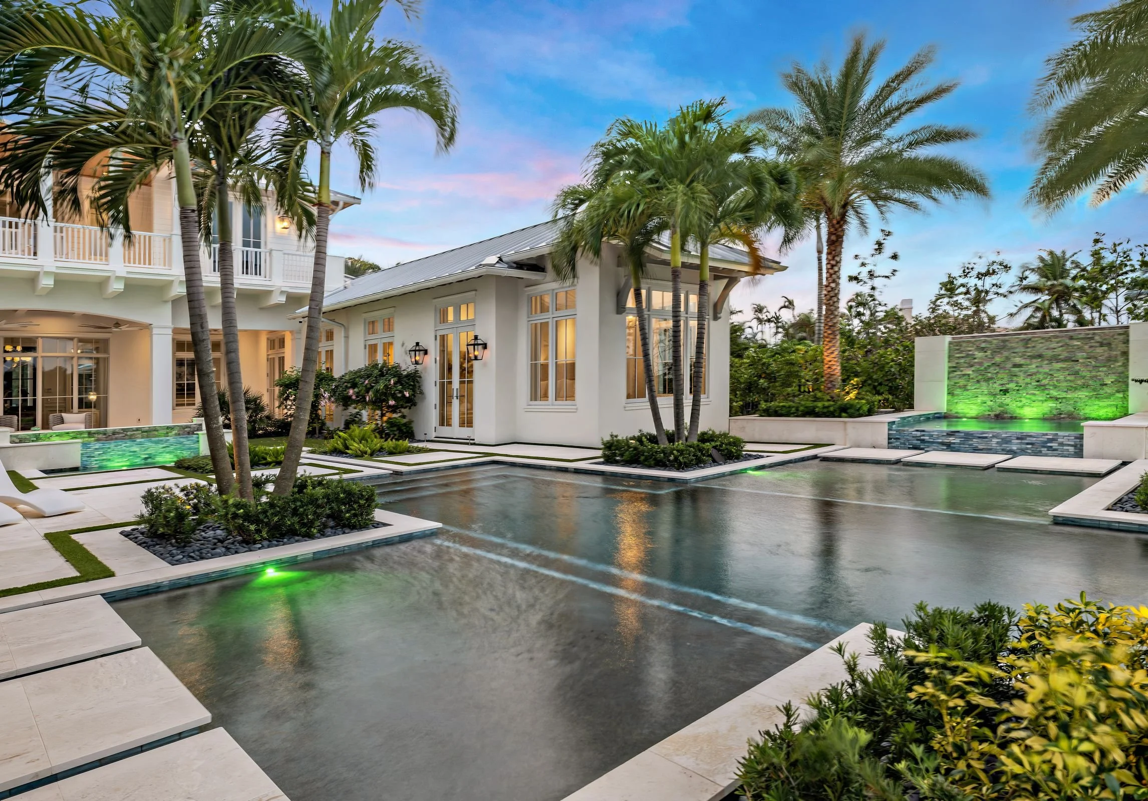 227 Commodore- 055.jpg