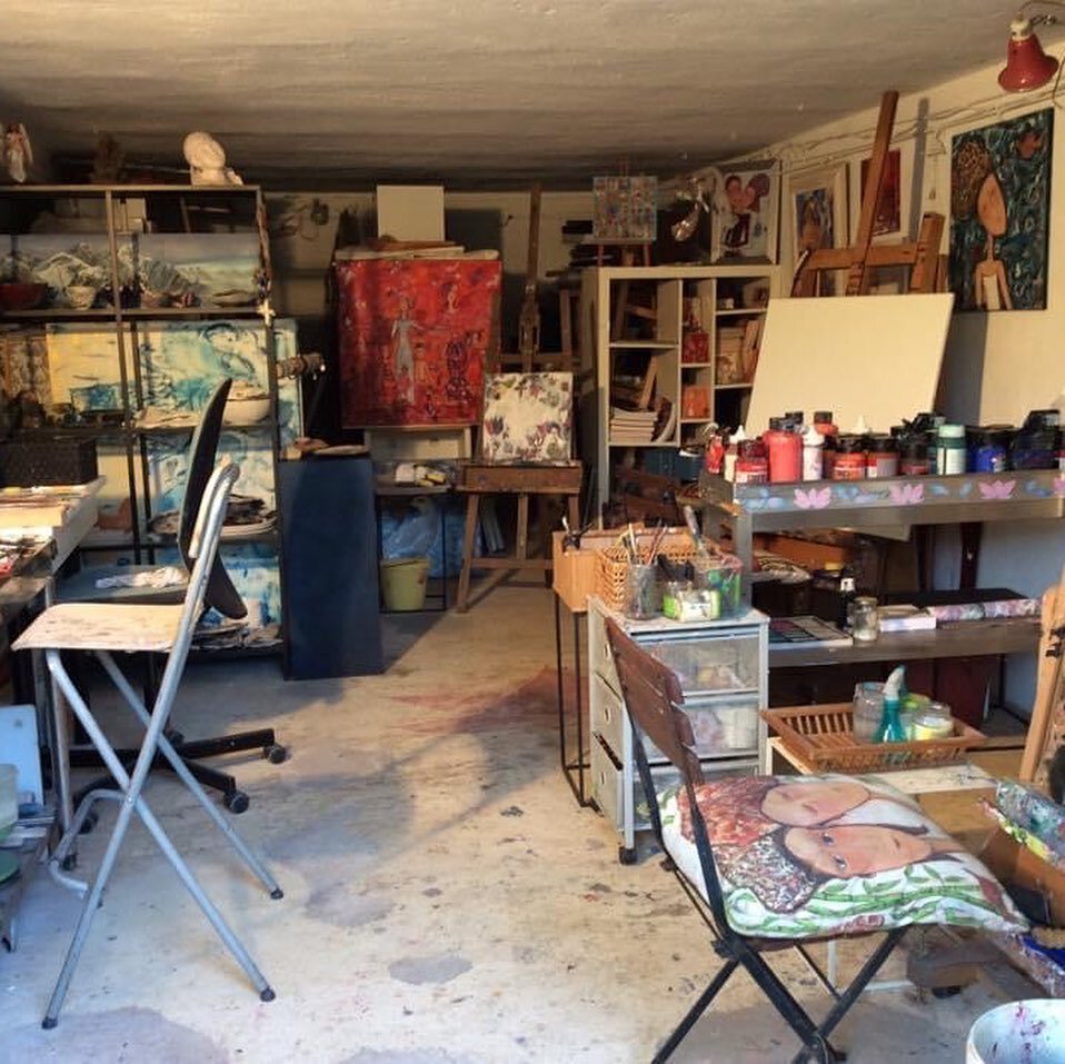 Stages de peinture intuitive à &laquo;&nbsp;The art studio &laquo;&nbsp; à St Aygulf https://www.marylarsson.com/stages.  #stages#artstudio#galleries#atelierdepeinture #art#peinture#happinesstherapy #swedishartist #staygulf #sttropez