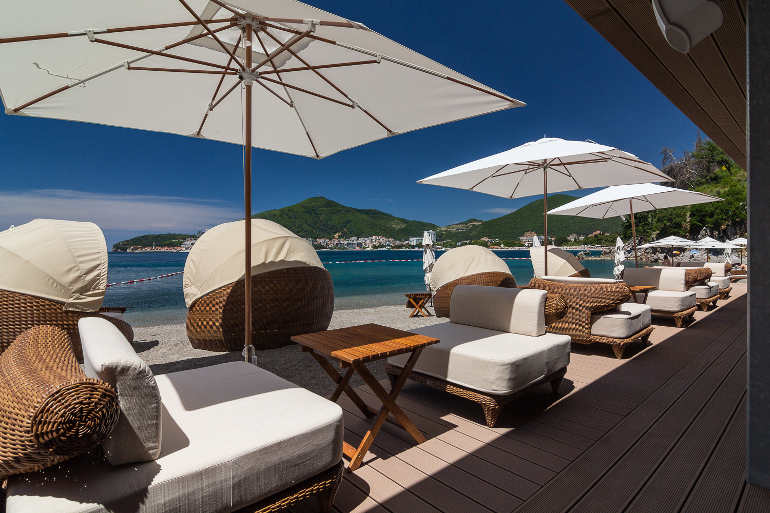 Dukley-Gardens-Budva-Beach-Bar.jpg