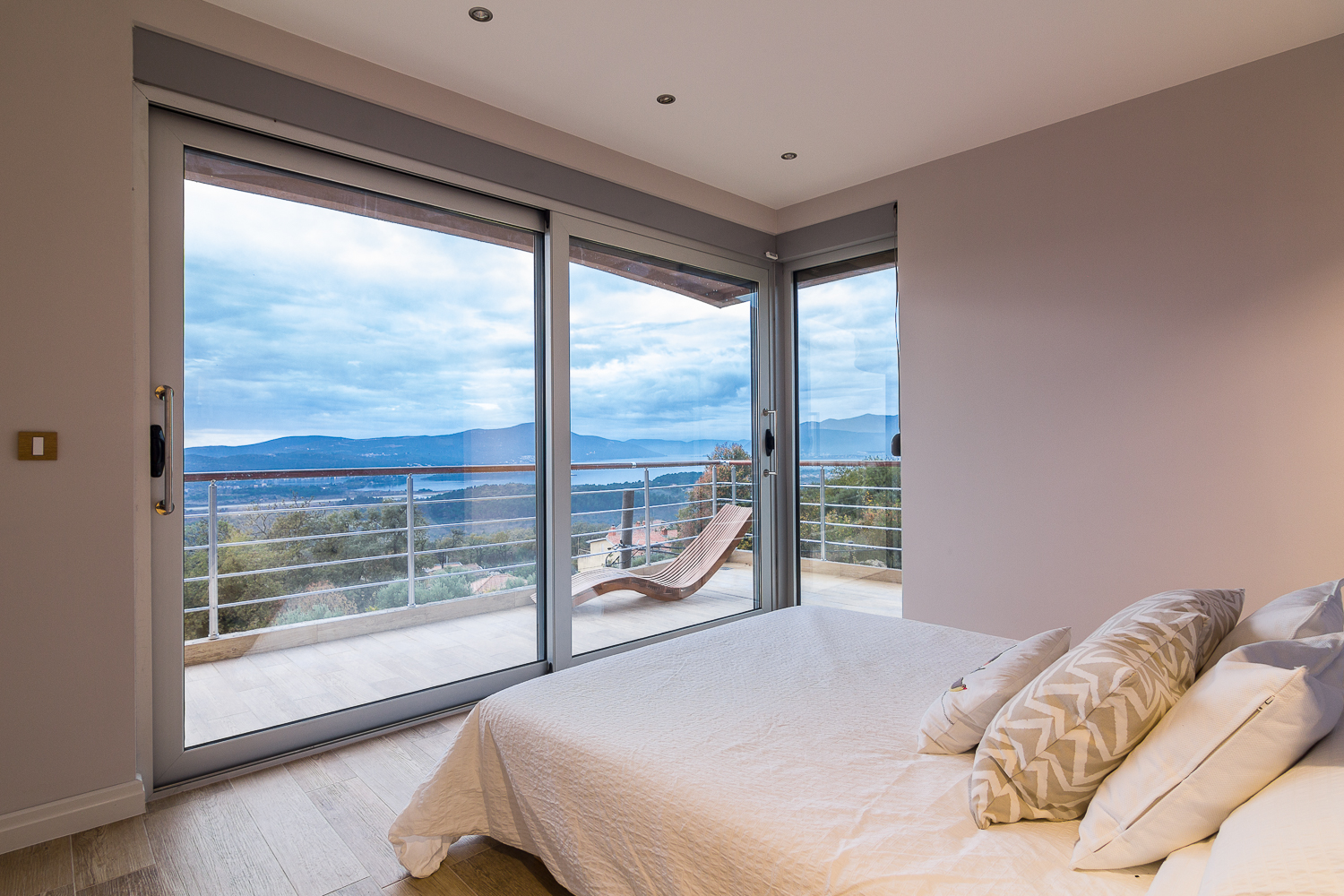 Tivat-Heights-Bay-of-Kotor-Interiors-Bedroom-Daytime-View-02.jpg