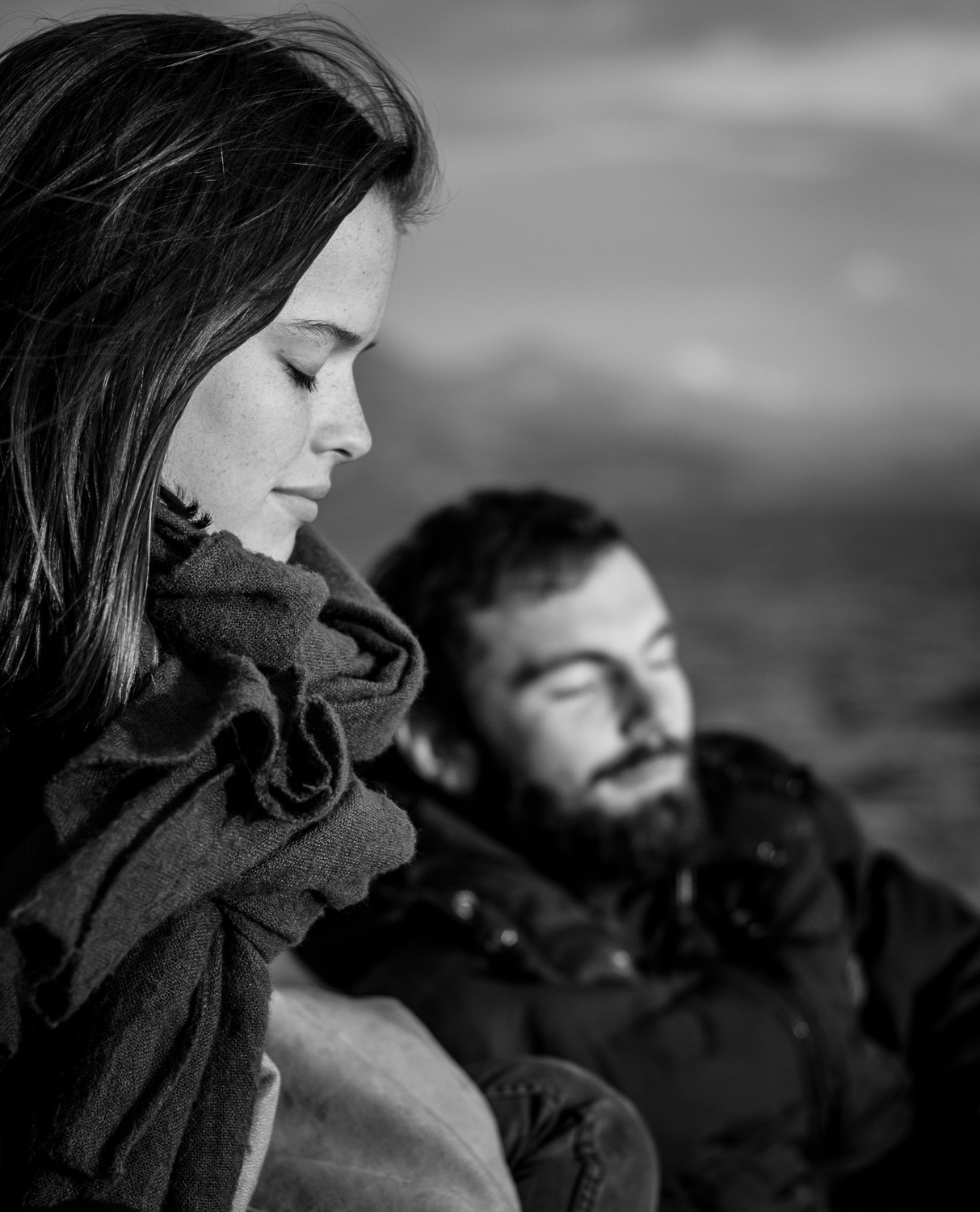 Black&White-Outdoor-Winter-Natural-Light-Portrait-Young-French-Couple-05.jpg