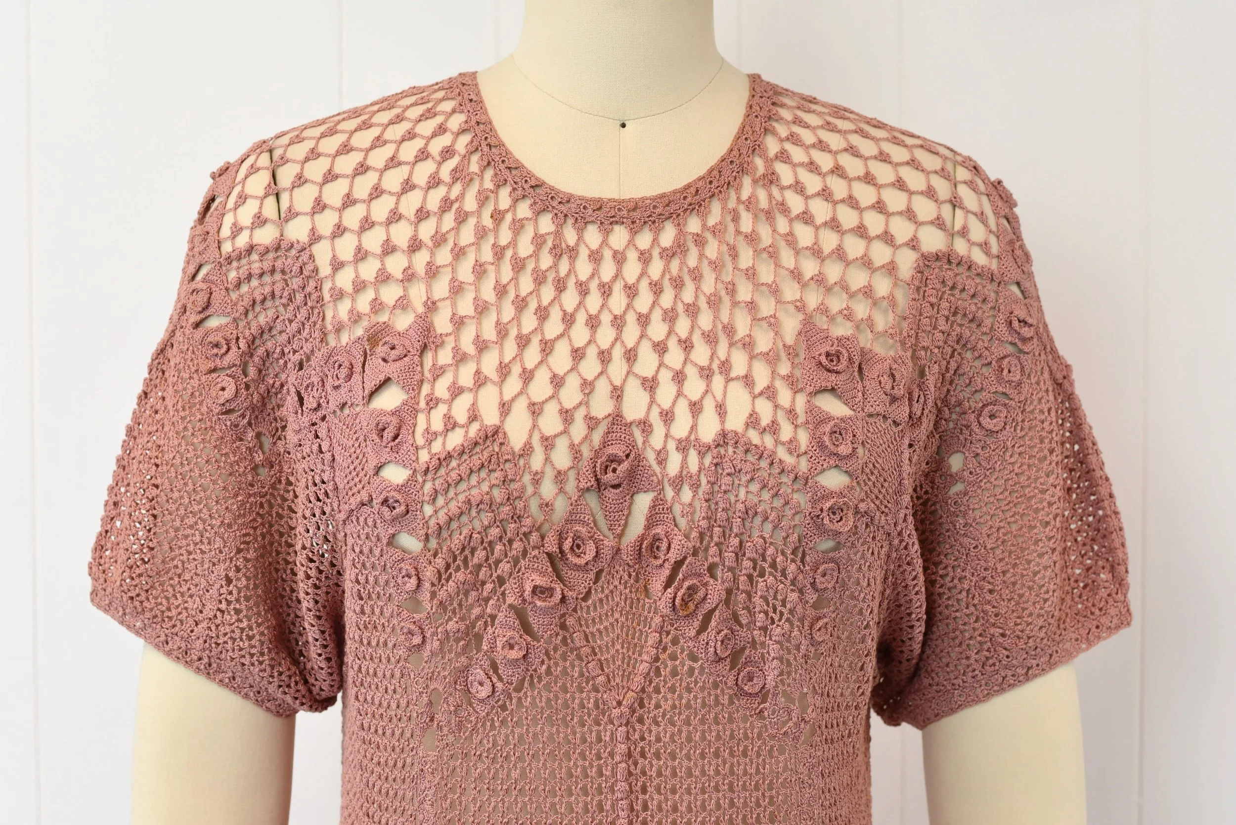 strapless open back dress Pink Crochet Floral Lace Mini Dress – Best Dressed Boutique