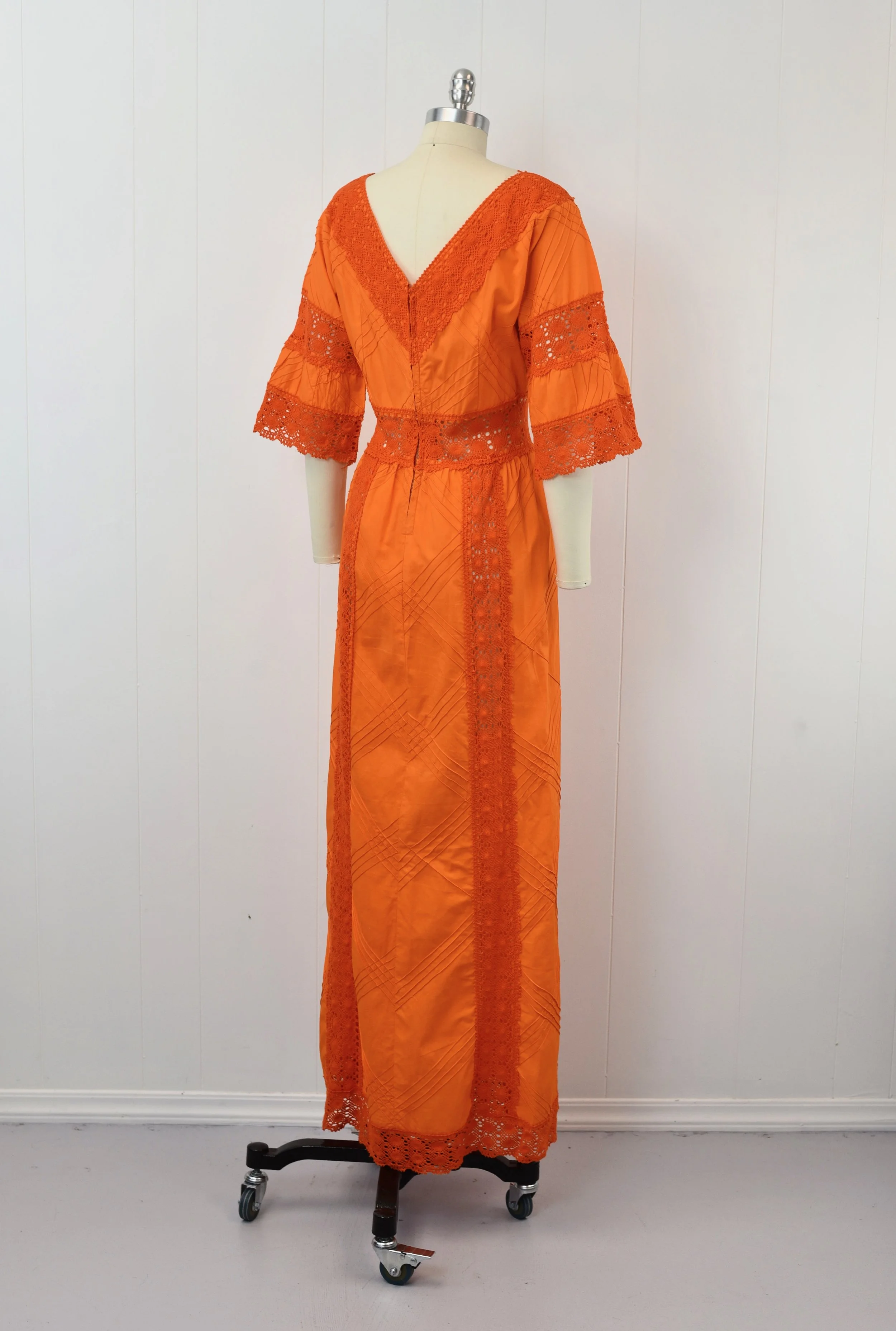 open lace back dress Orange Boho Floral Smocked Waist Maxi Dress with Slit XL