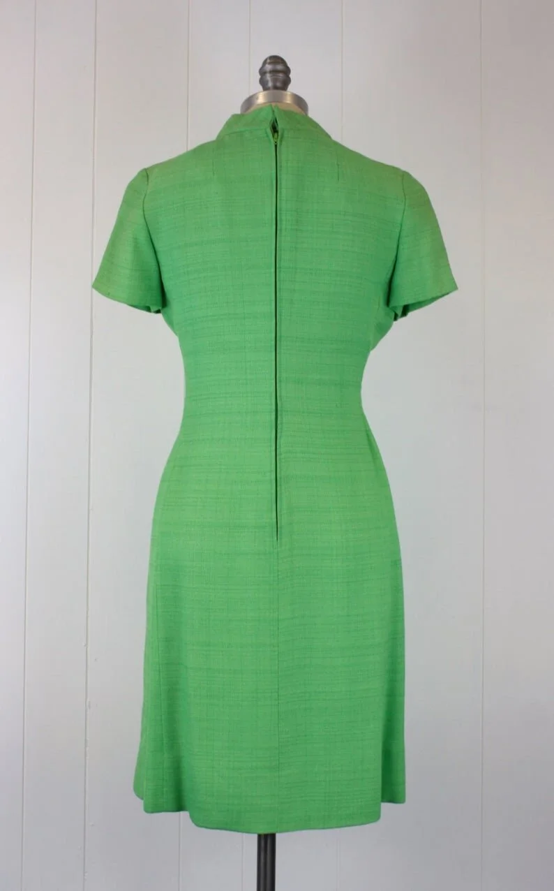 1960s Kelly Green Dress Large Faux Buttons Mod  Canned Ham Vintage