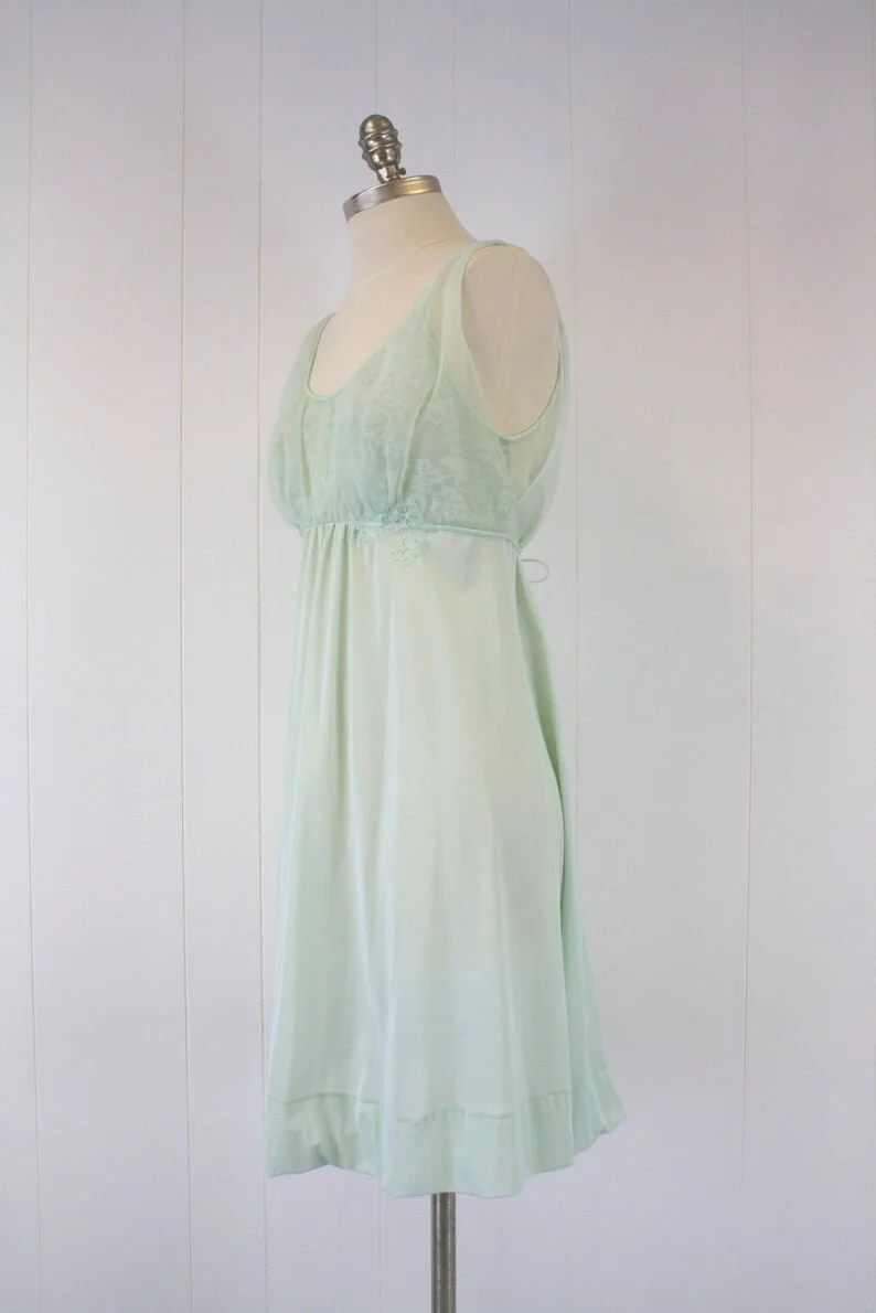50s nightgown