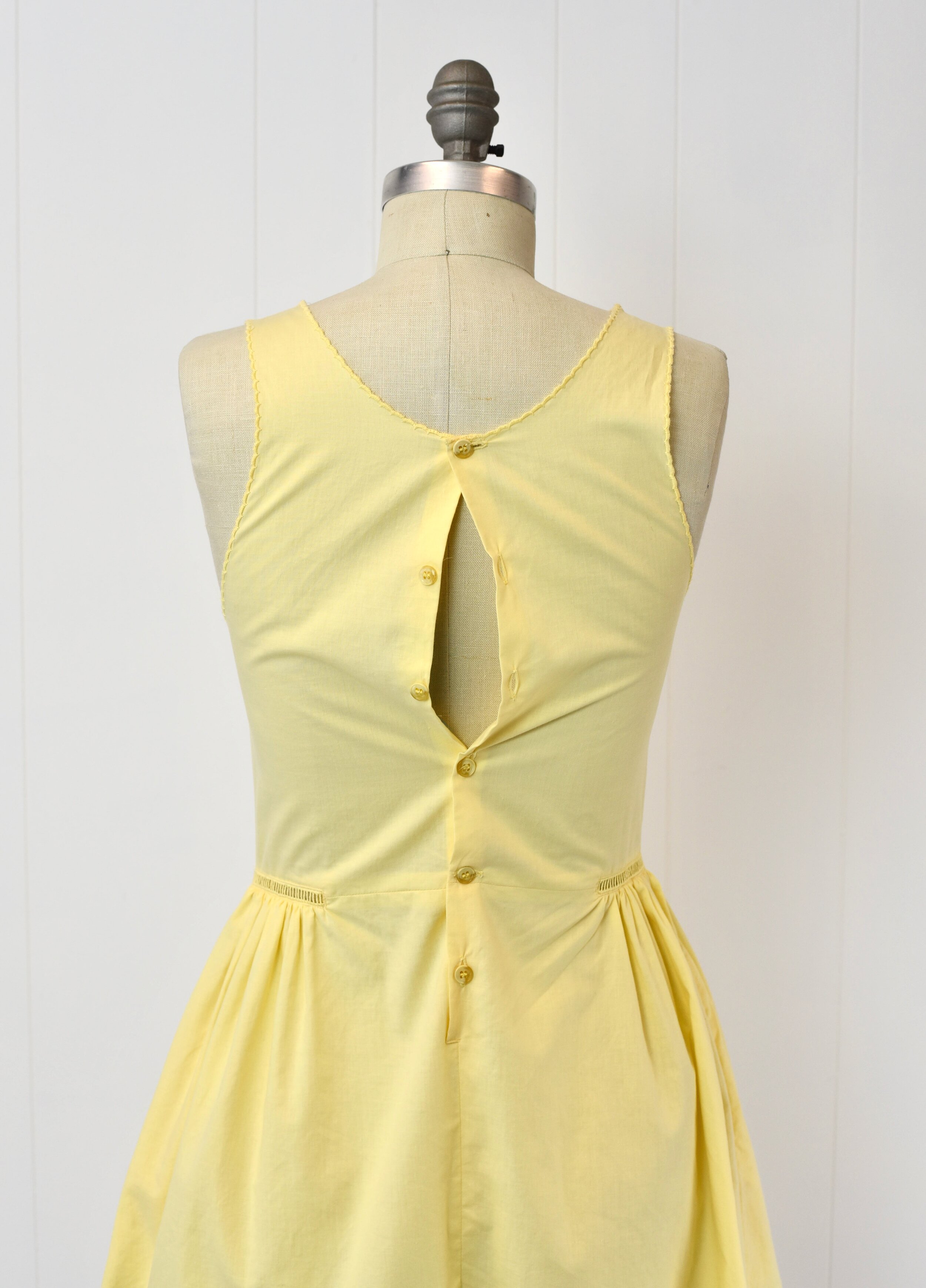erste Klasse 1970s Cacharel Light Yellow Cotton Ham Vintage Sun Dress Canned —
