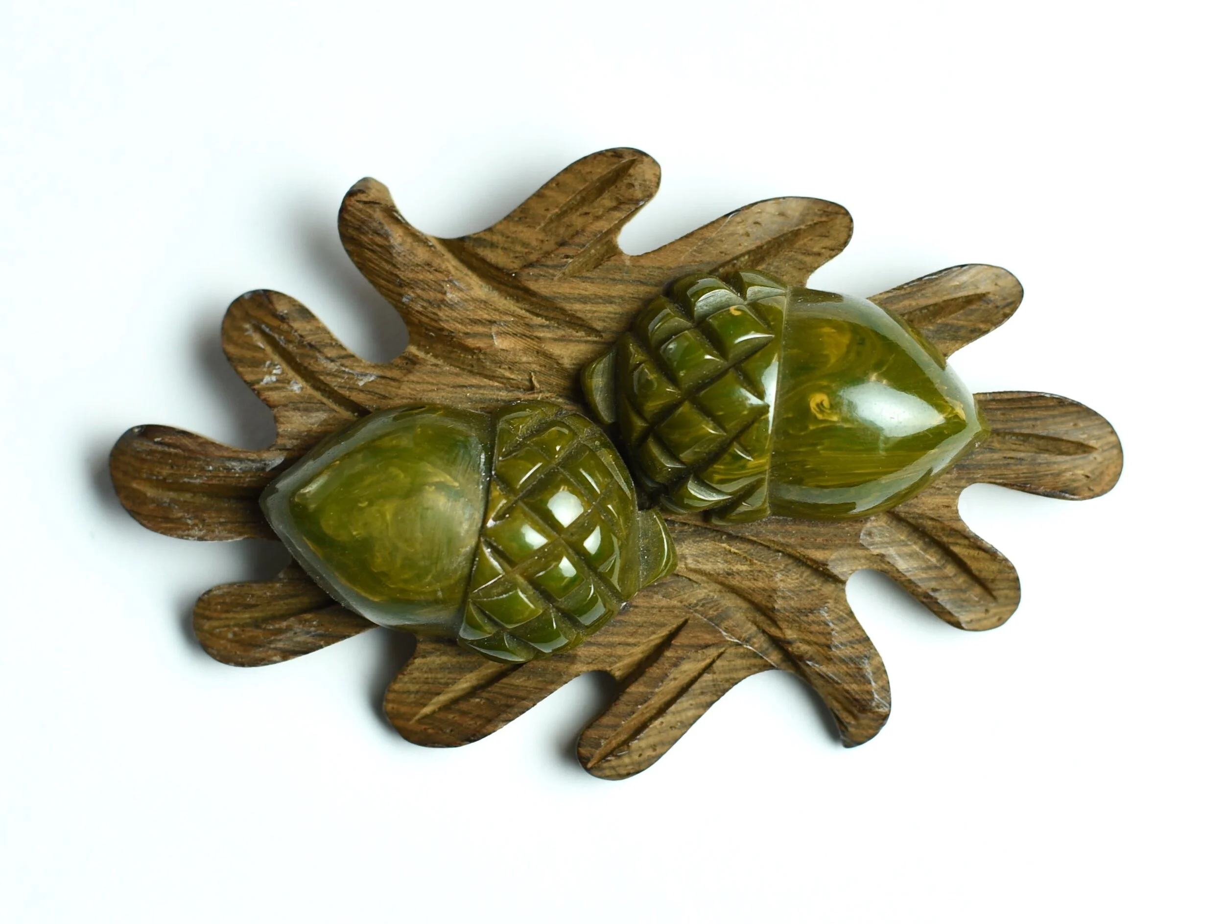 1940s Acorn Bakelite & Wood Novelty Pin Brooch Tested — Canned Ham 