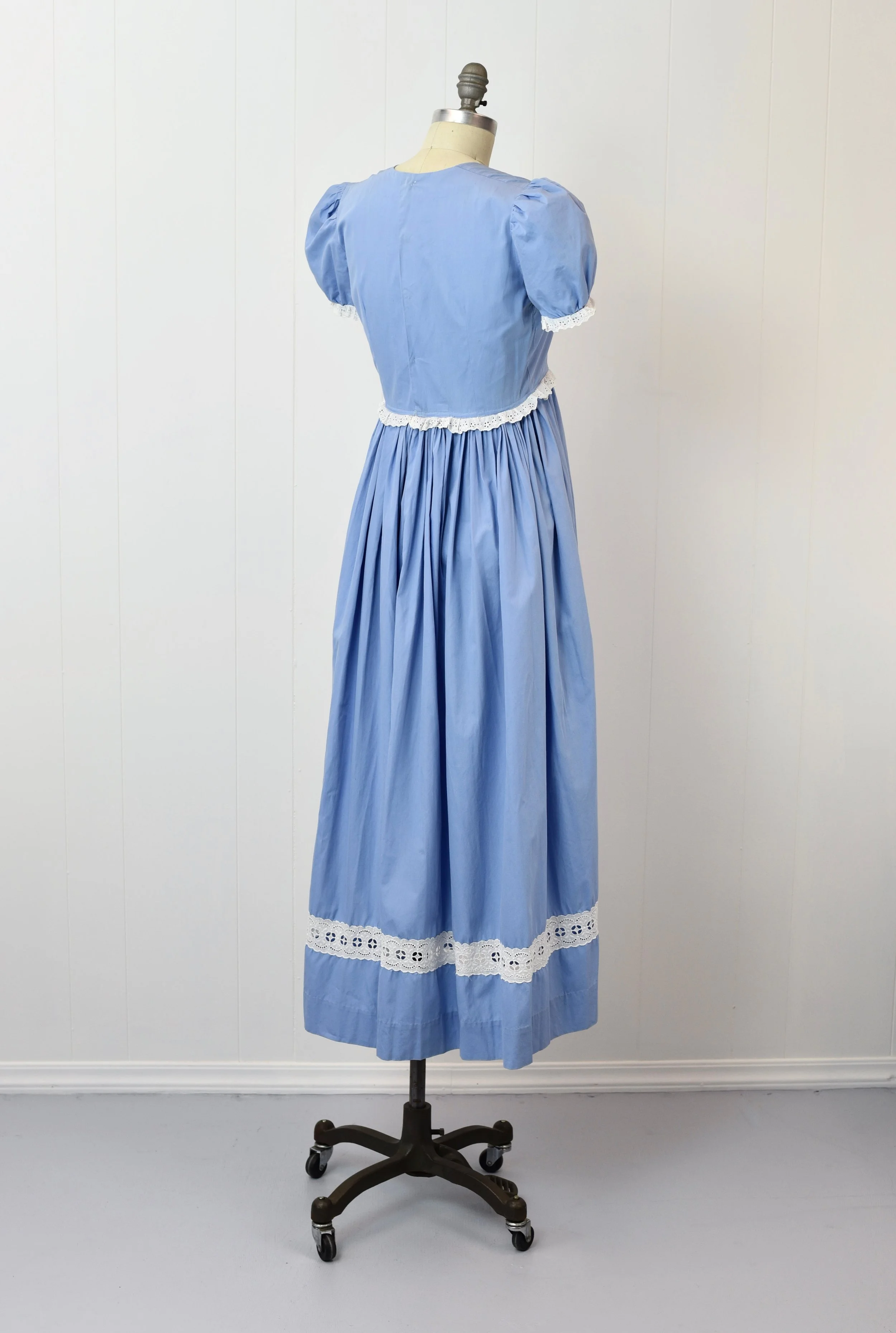1940s light blue dress Blue 1940s Boat Neck Stripes Bow Dress main image 1