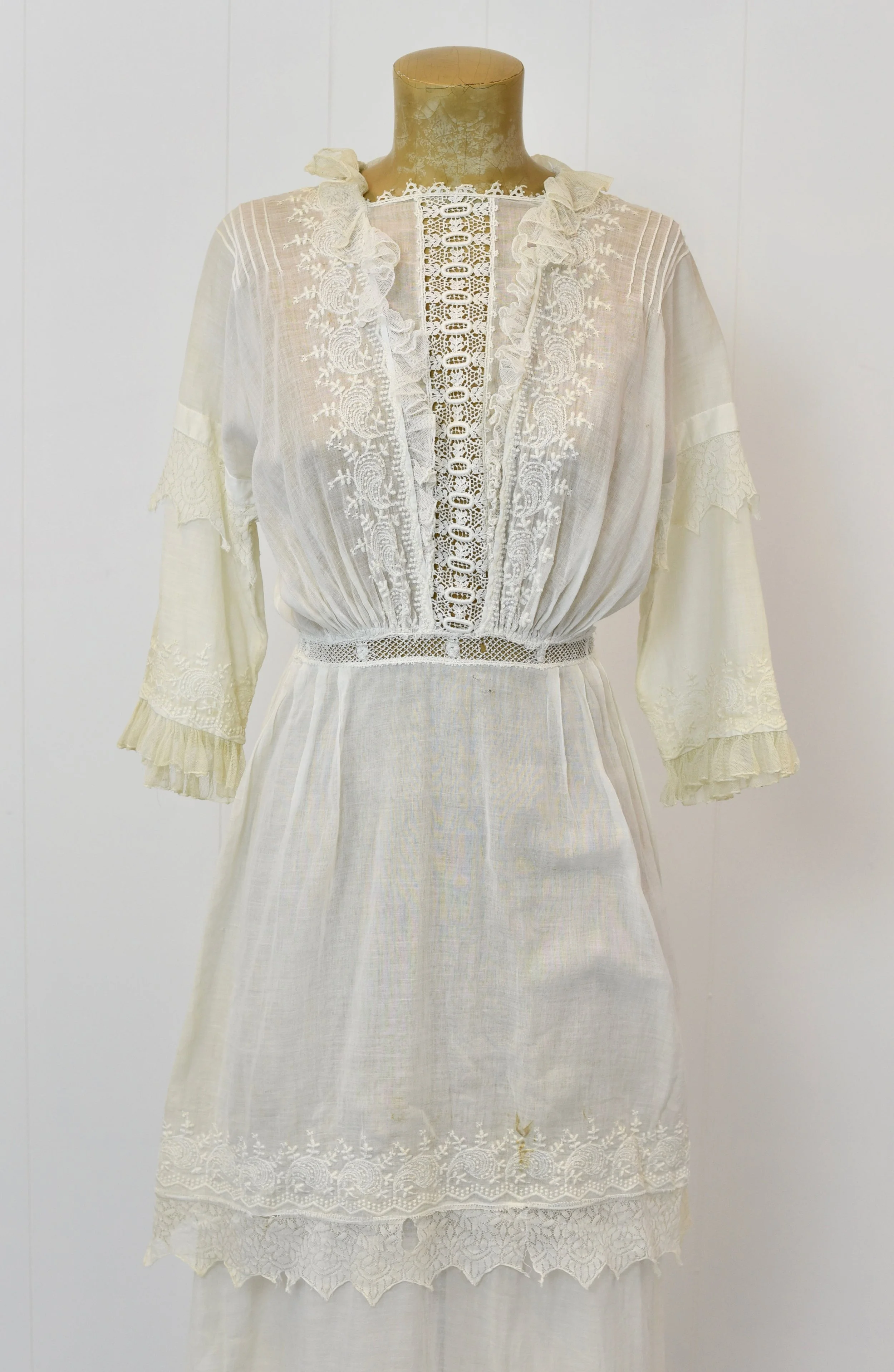 Antique 1900s White Cotton Embroidered Dress — Canned Ham Antique 1900s White Cotton Embroidered Dress — Canned Ham