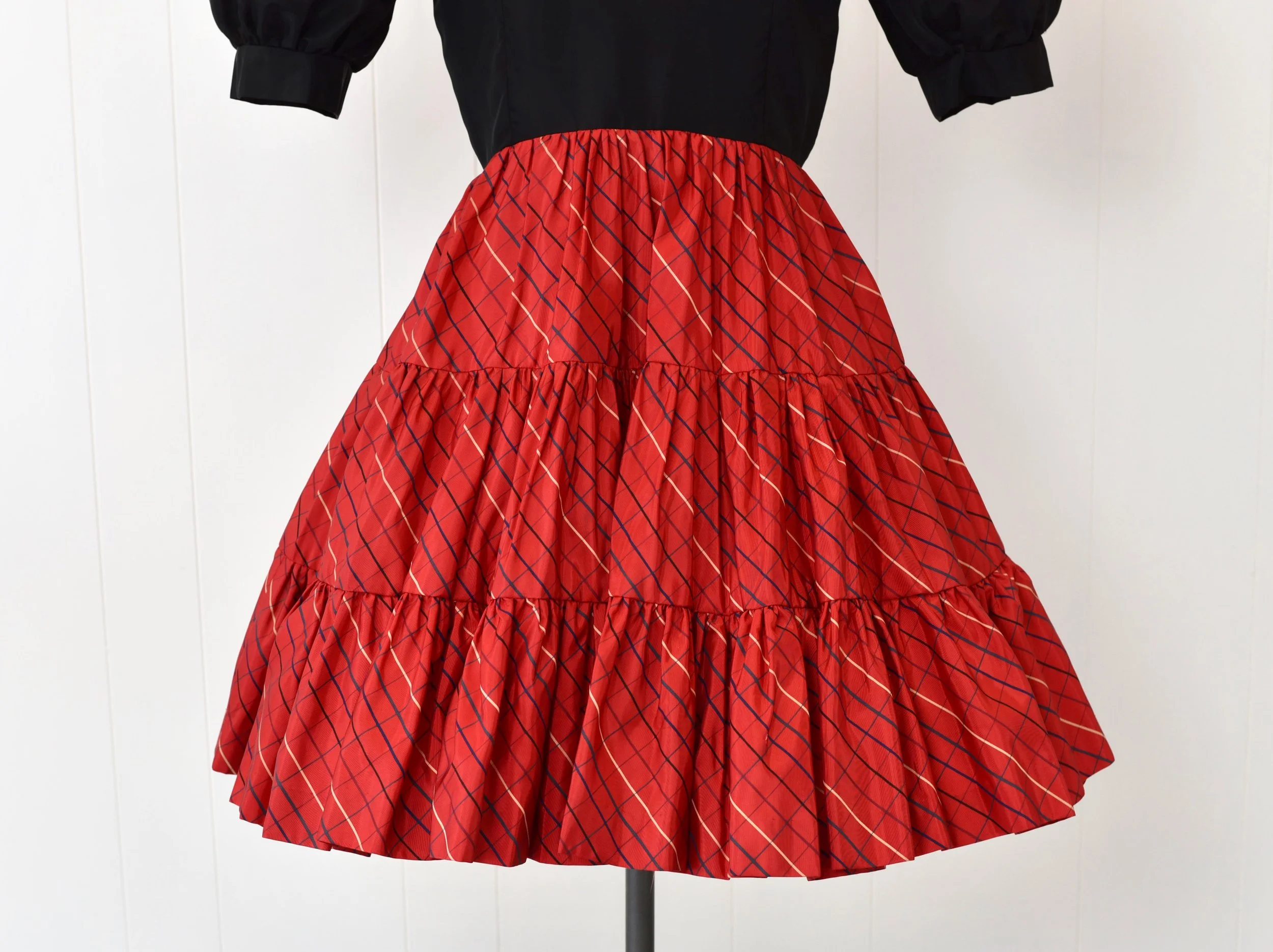 1980s Red Plaid Puff Sleeve Holiday Christmas Dress  Canned Ham Vintage