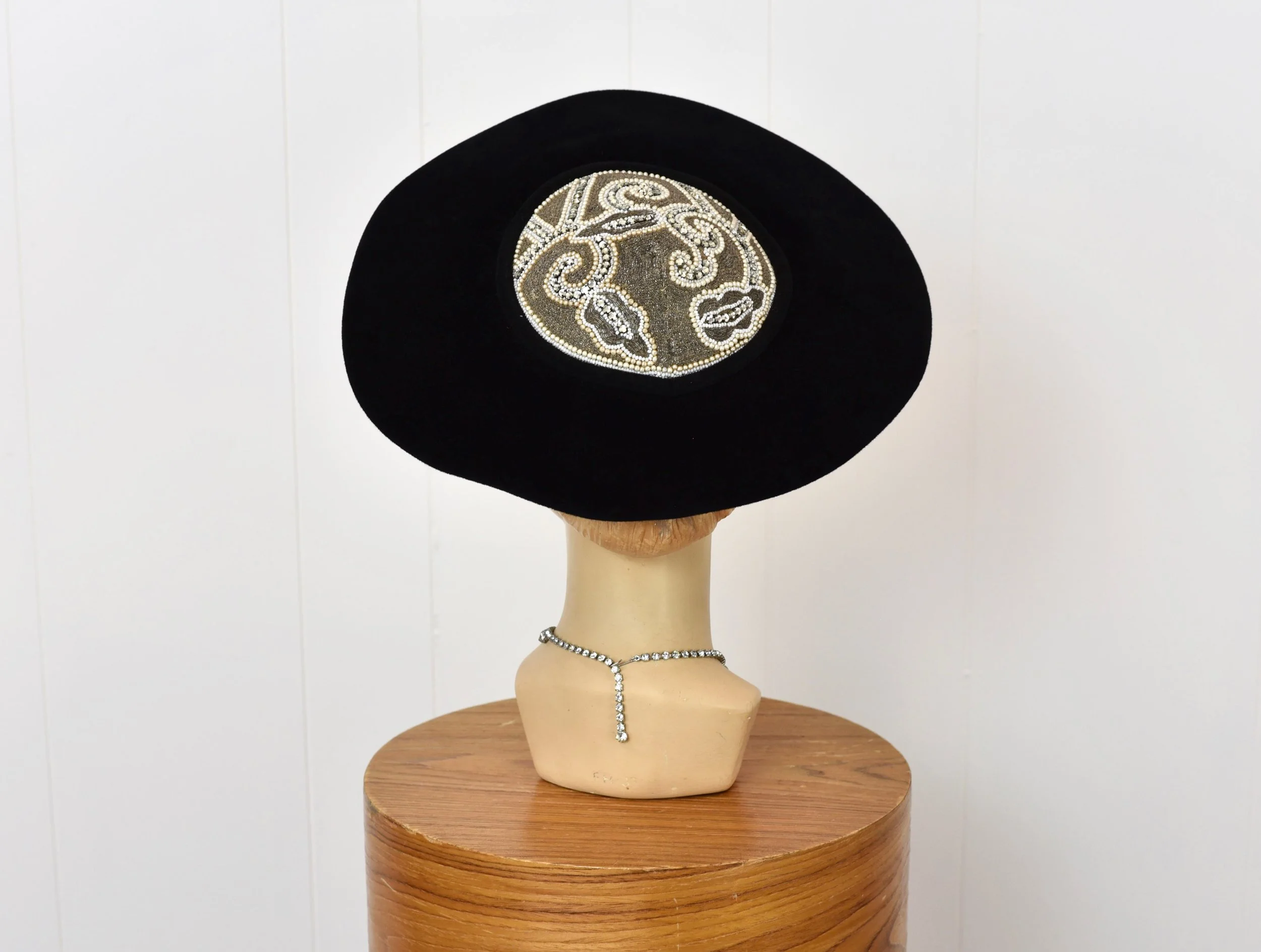 1940s Black Velvet Rhinestone Jan Leslie Tam Saucer Hat 