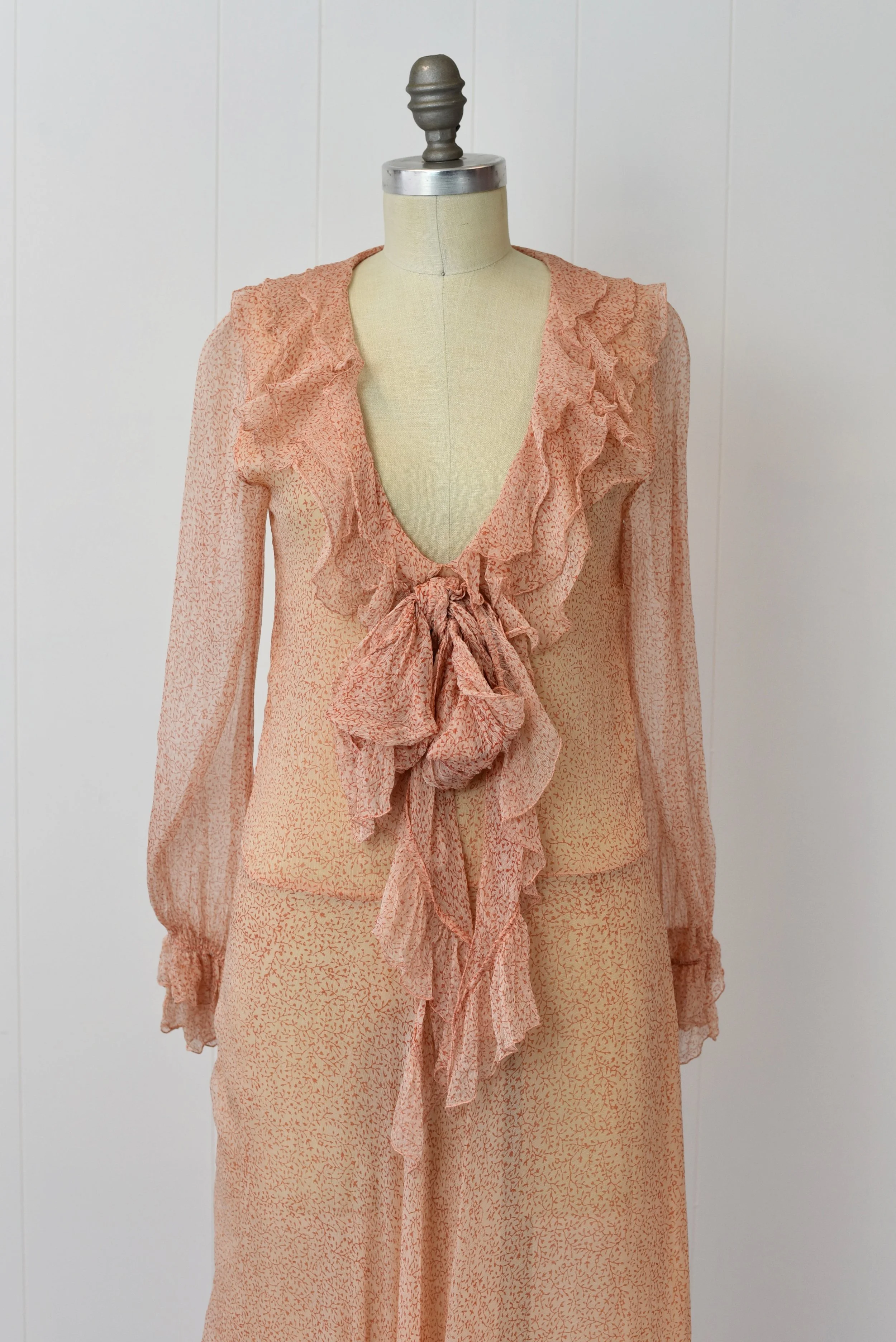 1970s does 1920s Anna Weatherley Peach Pink Silk Floral