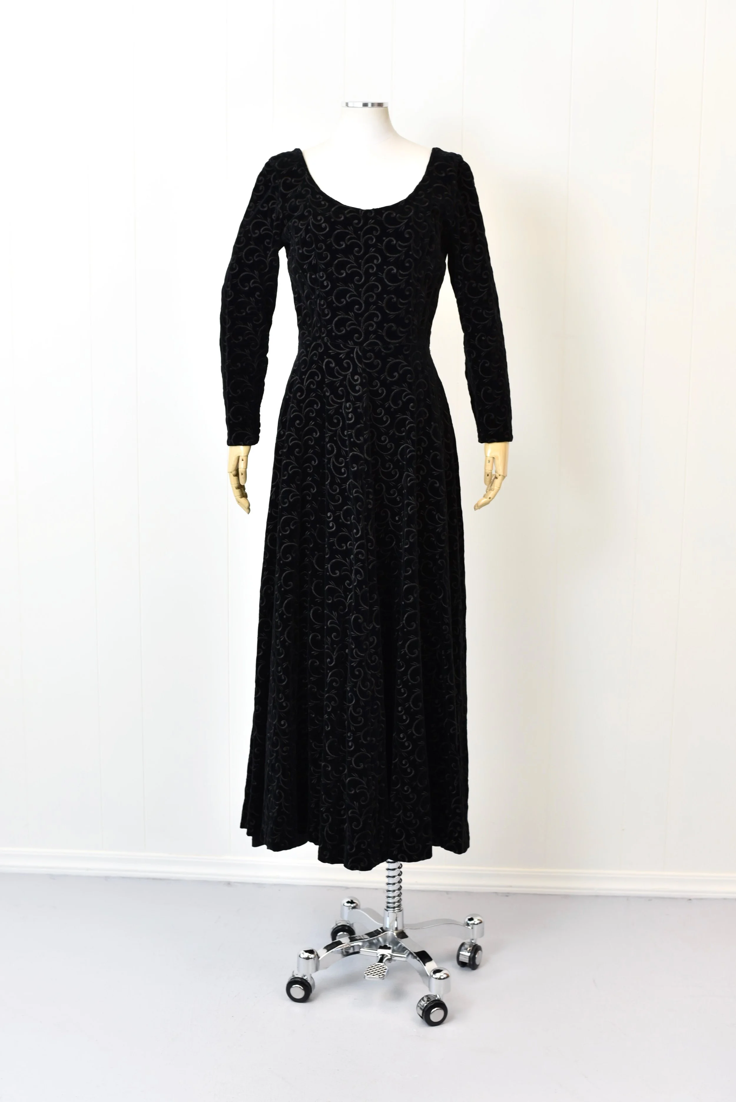 1950s Black Velvet Embroidered Gown & Matching Cape Two Piece Set — Canned Ham Vintage