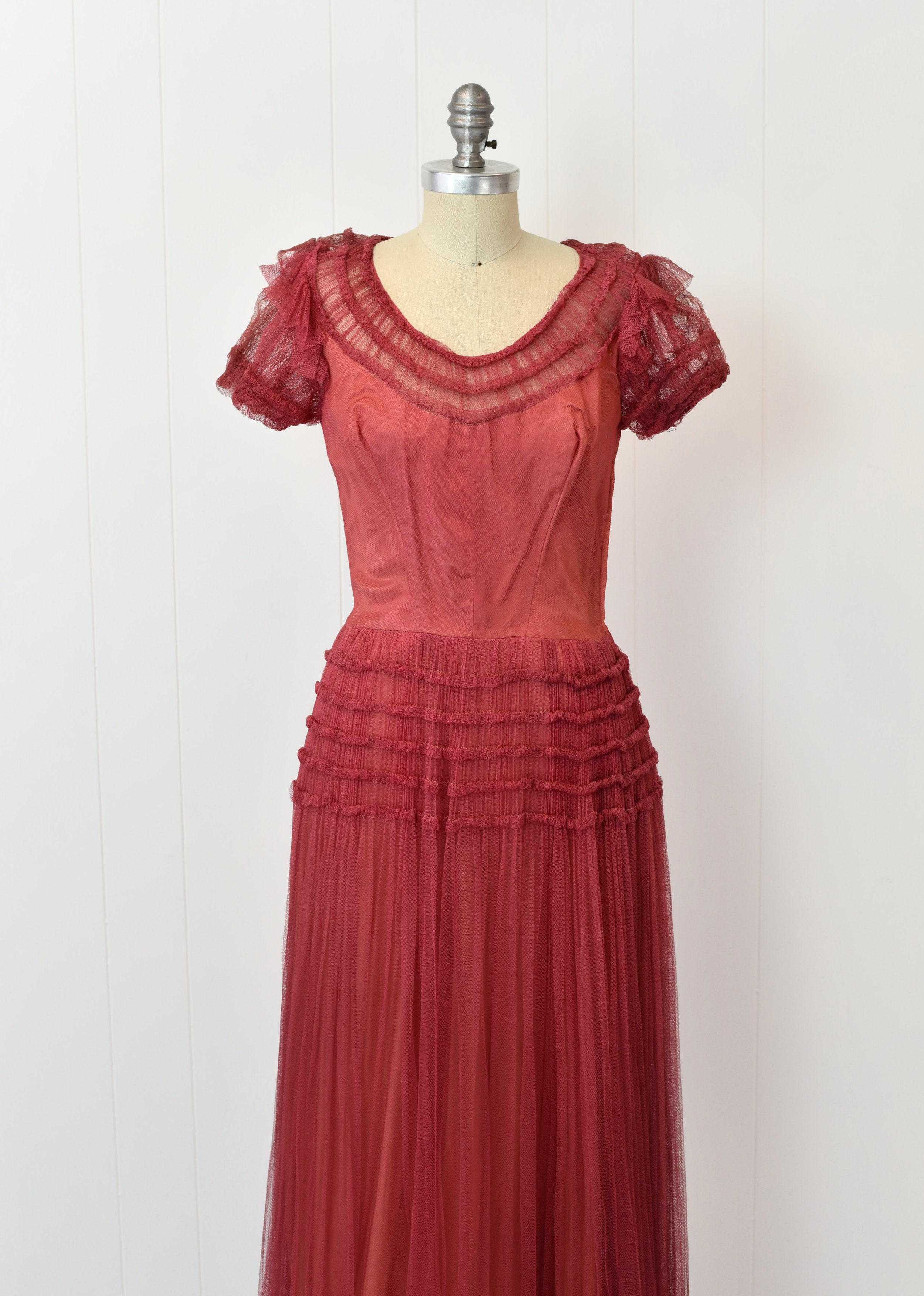 1940s/1950s Coral Tulle Party Prom Dress  Canned Ham Vintage