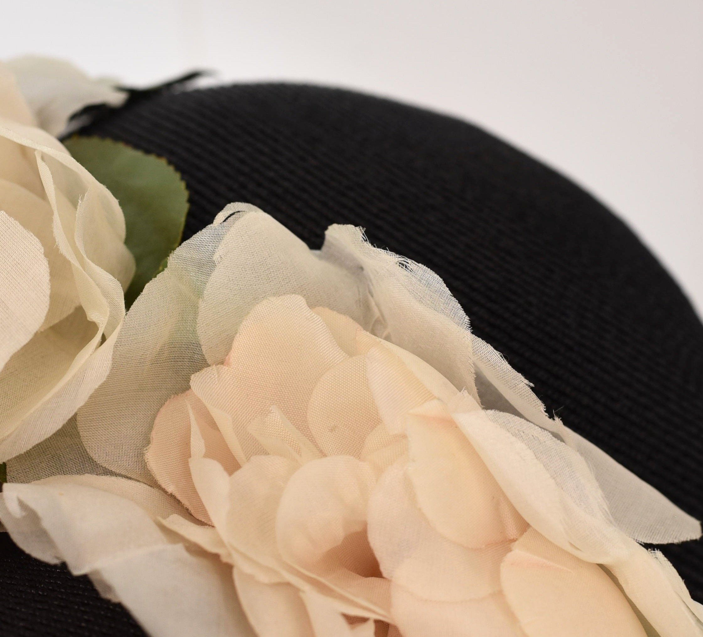 1950s/1960s Saks Fifth Avenue Black Scalloped Floral Sun Hat 