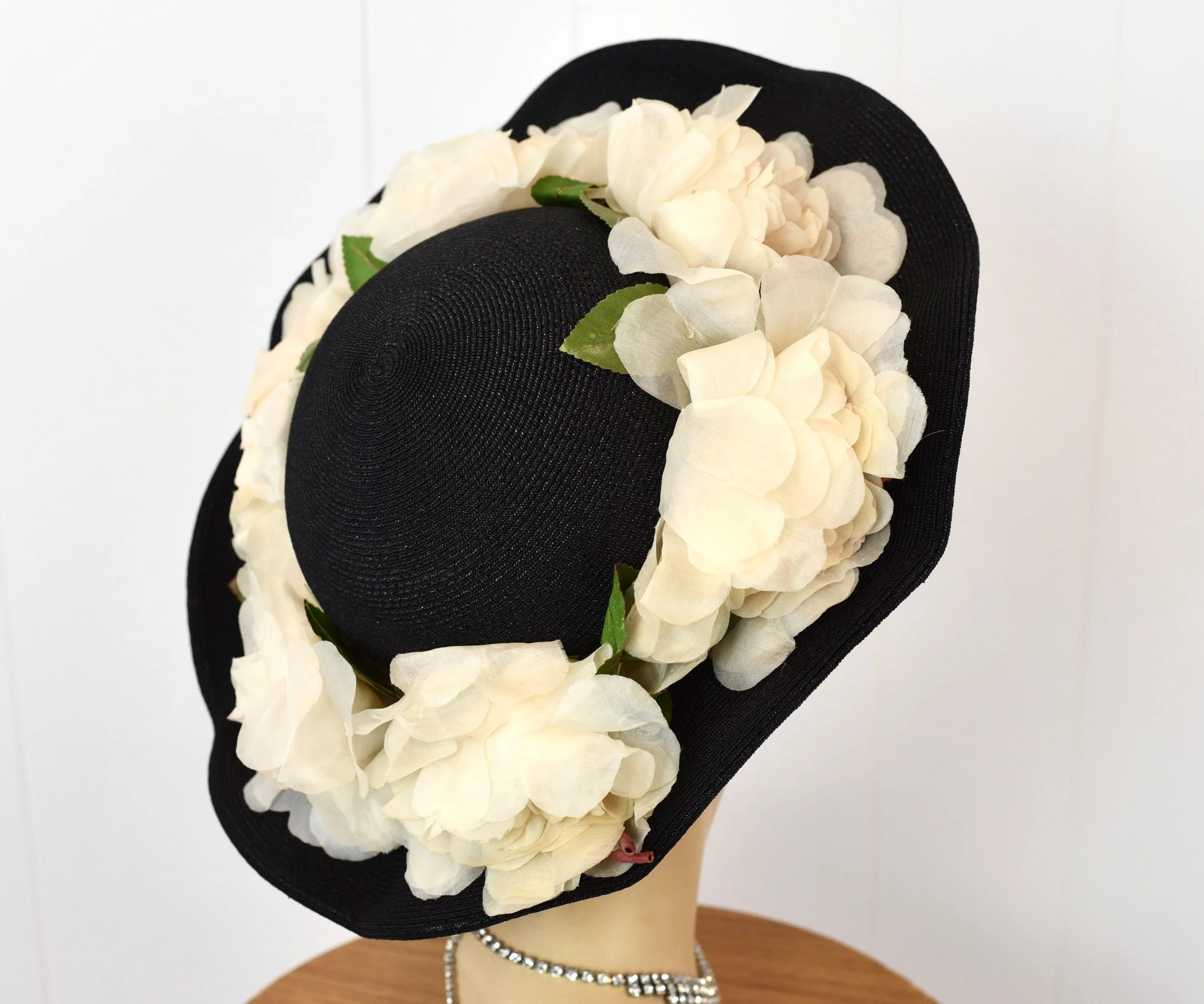 1950s/1960s Saks Fifth Avenue Black Scalloped Floral Sun Hat 