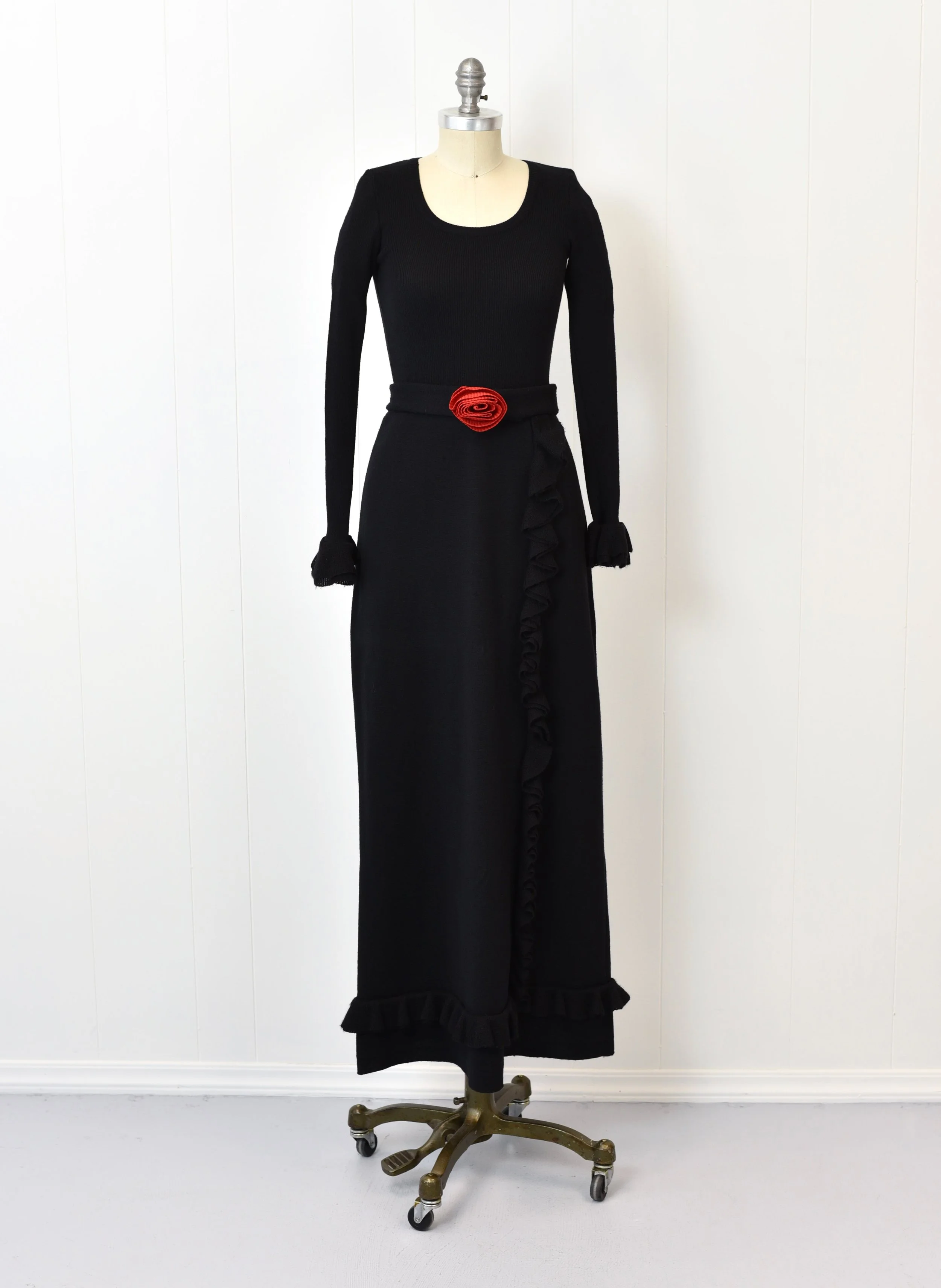 ワンピース 80s KENZO Vintage Black Wrap Maxi Dress 1980s I. Magnin Black Wool Fitted Ruffle Maxi Dress Gown with Red