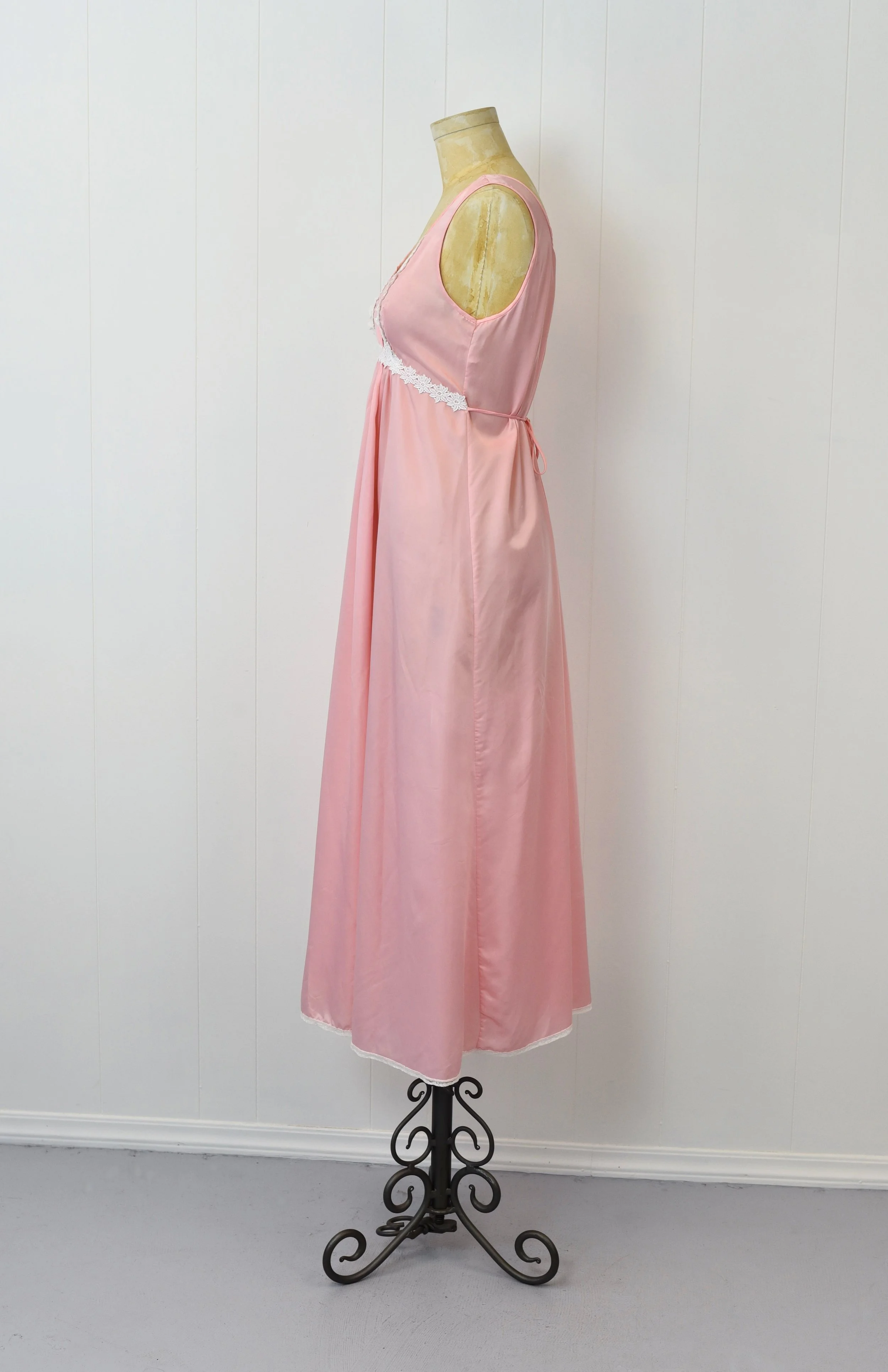 1970s Christian Dior Pink Floral Lace Embroidery Boudoir Nightgown Lingerie Canned Ham Vintage 1970s Christian Dior Pink Floral Lace Embroidery Boudoir Nightgown Lingerie Canned Ham Vintage