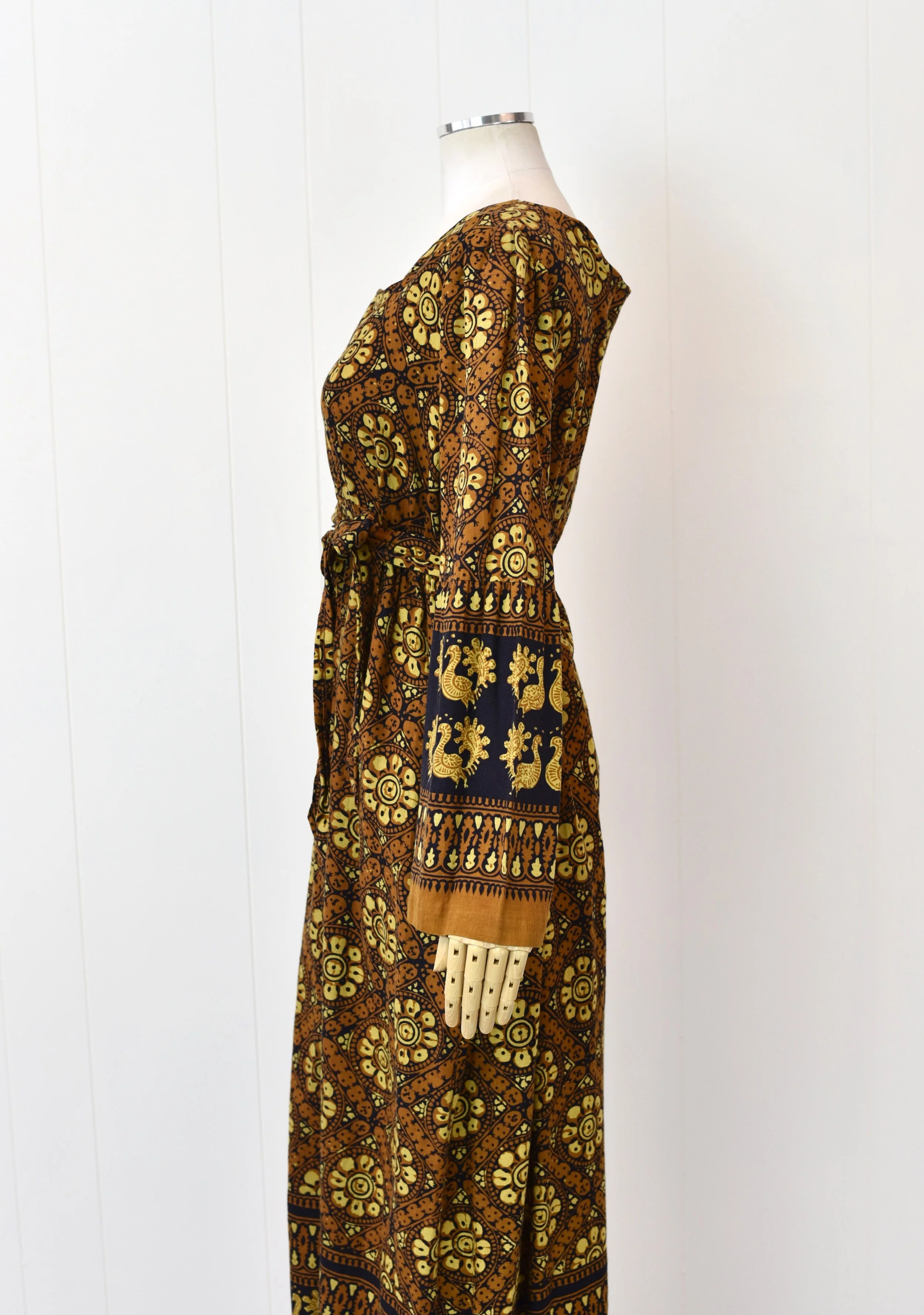 1970s Brown Floral Peacock Paisley Ethnic Print Boho Danville