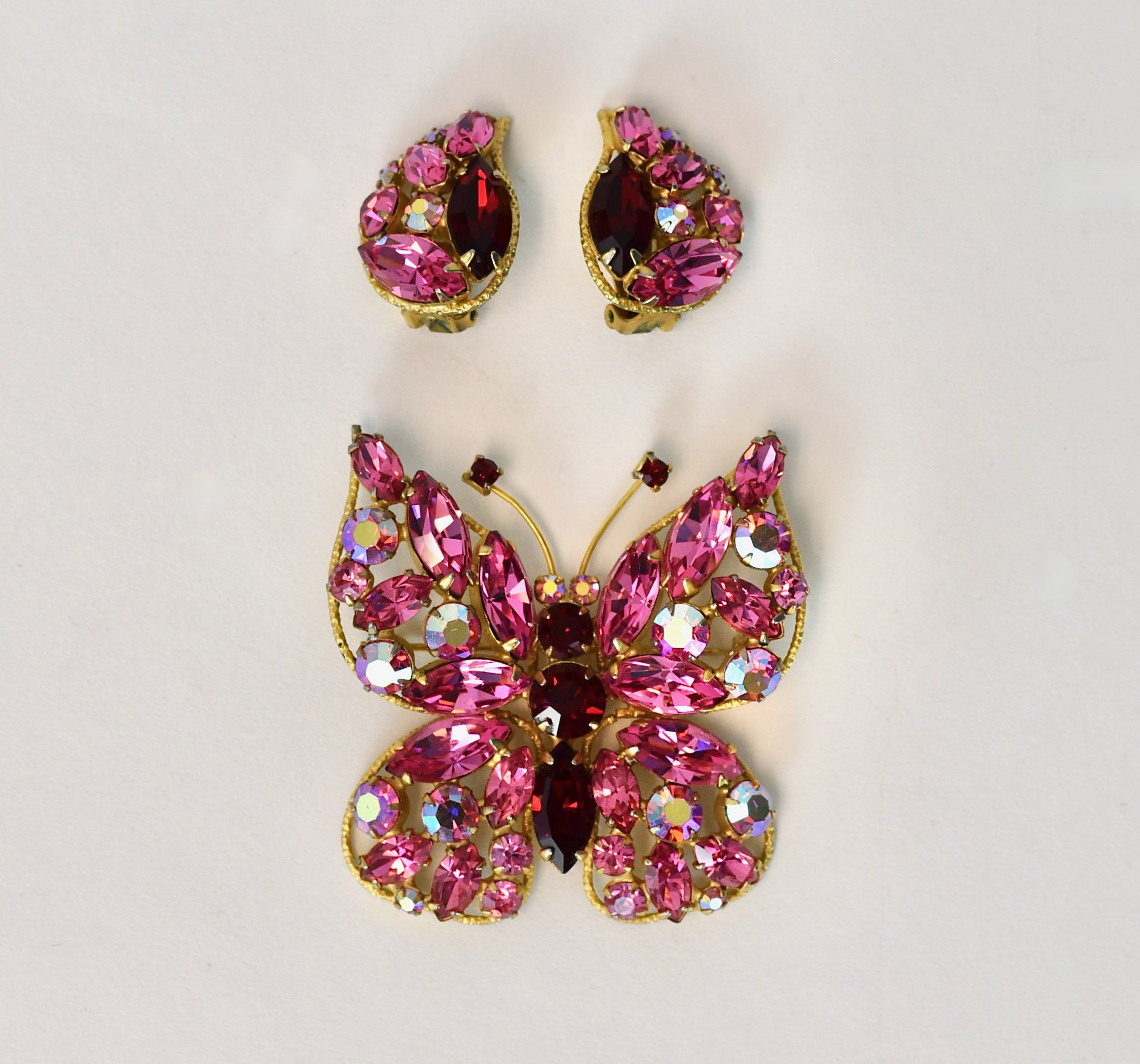 Neiman John Hardy Holiday Butterfly Vintage Figural Clip Brooch – Mink Road  Vintage Jewelry, Spheres & Gemstones