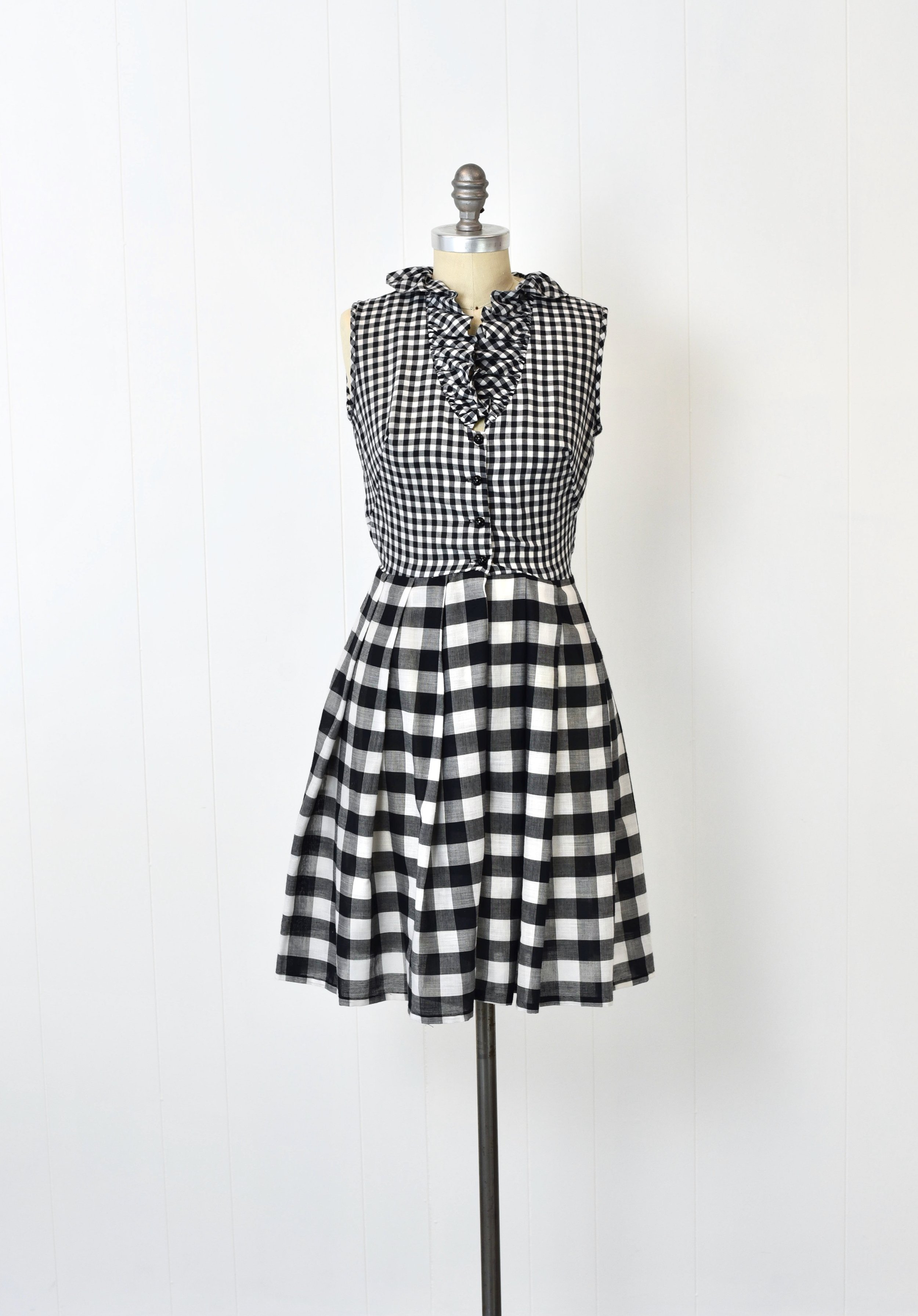 1950s/1960s Black & White Plaid Gingham Print Ruffled Pinup Day Dress Canned Ham Vintage 1950s/1960s Black & White Plaid Gingham Print Ruffled Pinup Day Dress Canned Ham Vintage