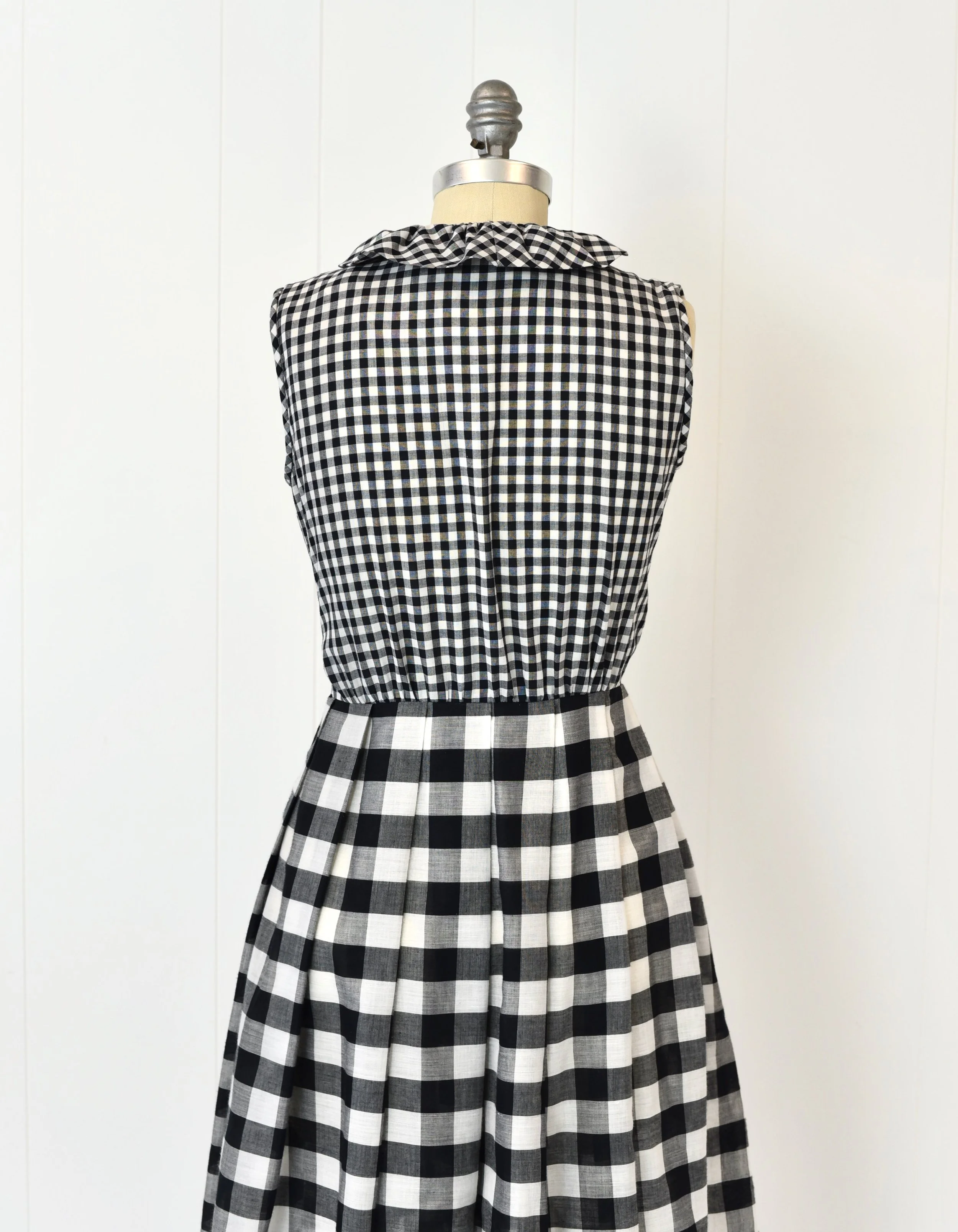 1950s/1960s Black & White Plaid Gingham Print Ruffled Pinup Day Dress  Canned Ham Vintage