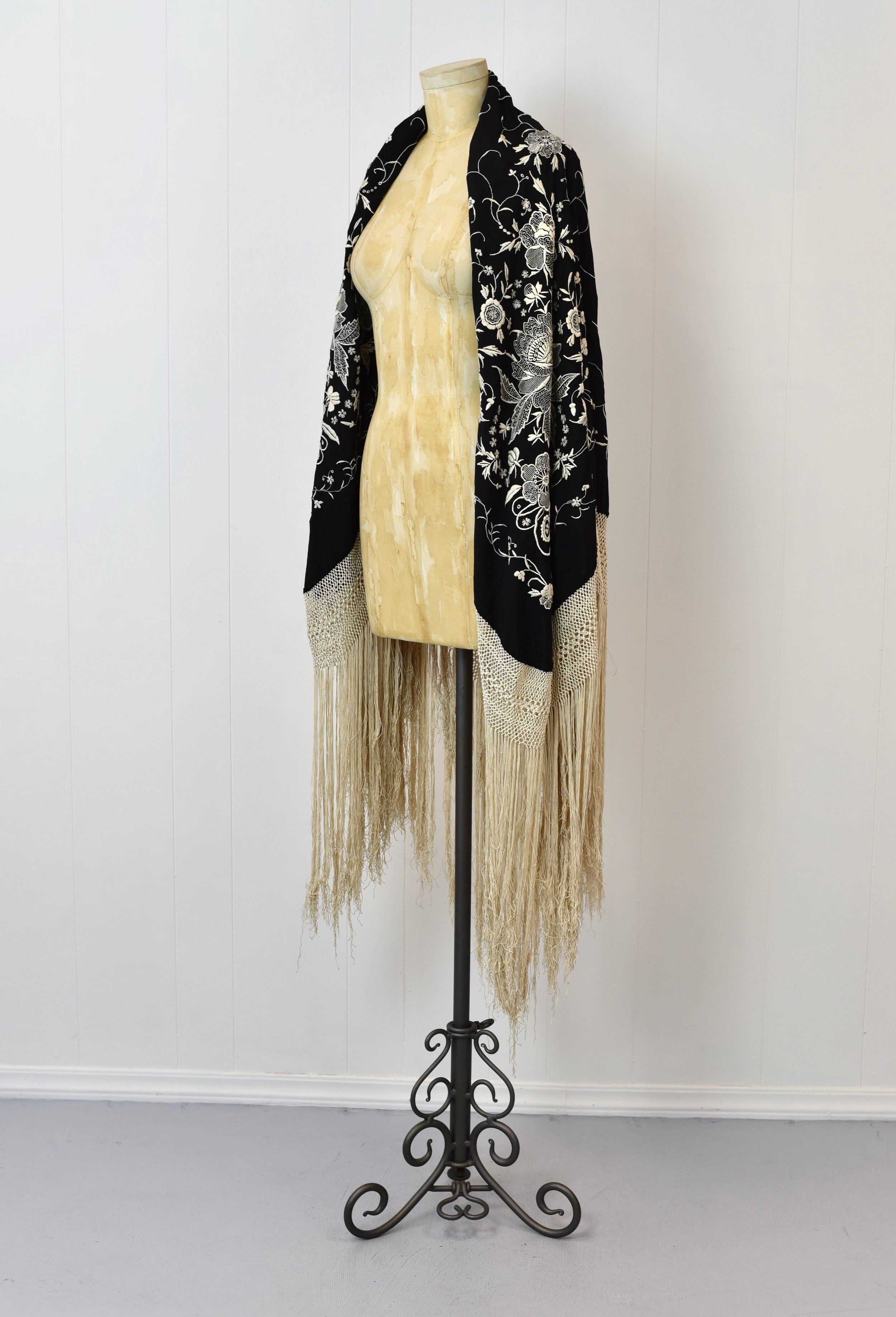 1920s Black Ivory Floral Silk Embroidered Fringe Large Piano Shawl — Canned  Ham Vintage