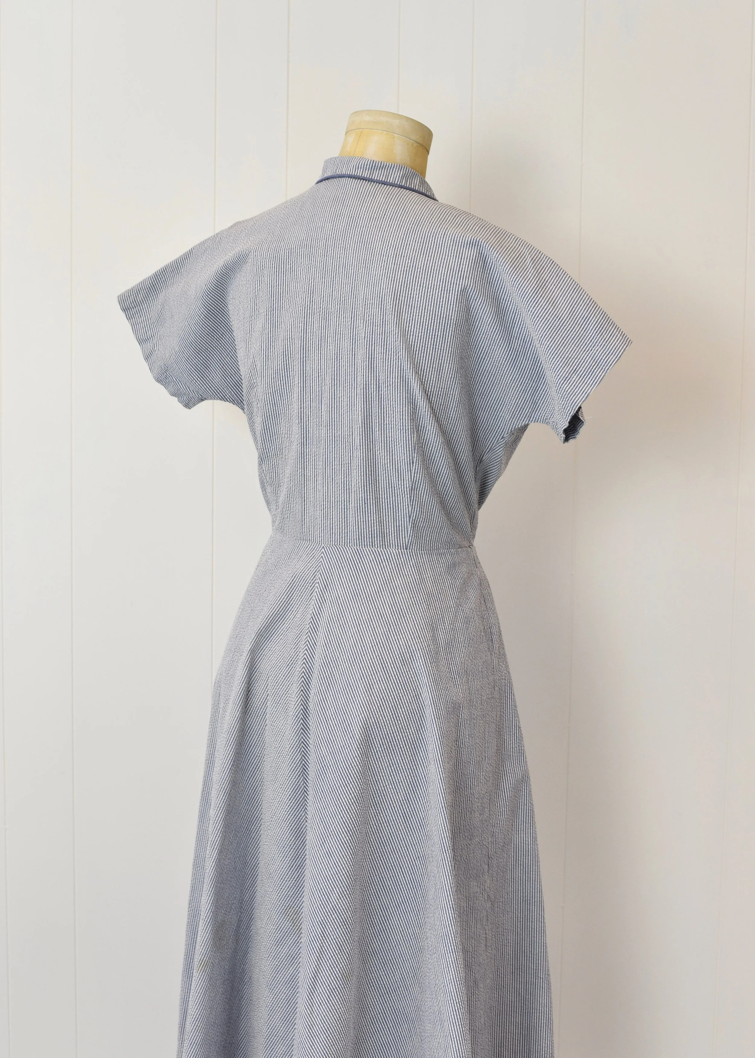 1940s Blue & White Striped Seersucker Tailor Town Pinup Day Dress Plus Size Volup Canned Ham Vintage 1940s Blue & White Striped Seersucker Tailor Town Pinup Day Dress Plus Size Volup Canned Ham Vintage