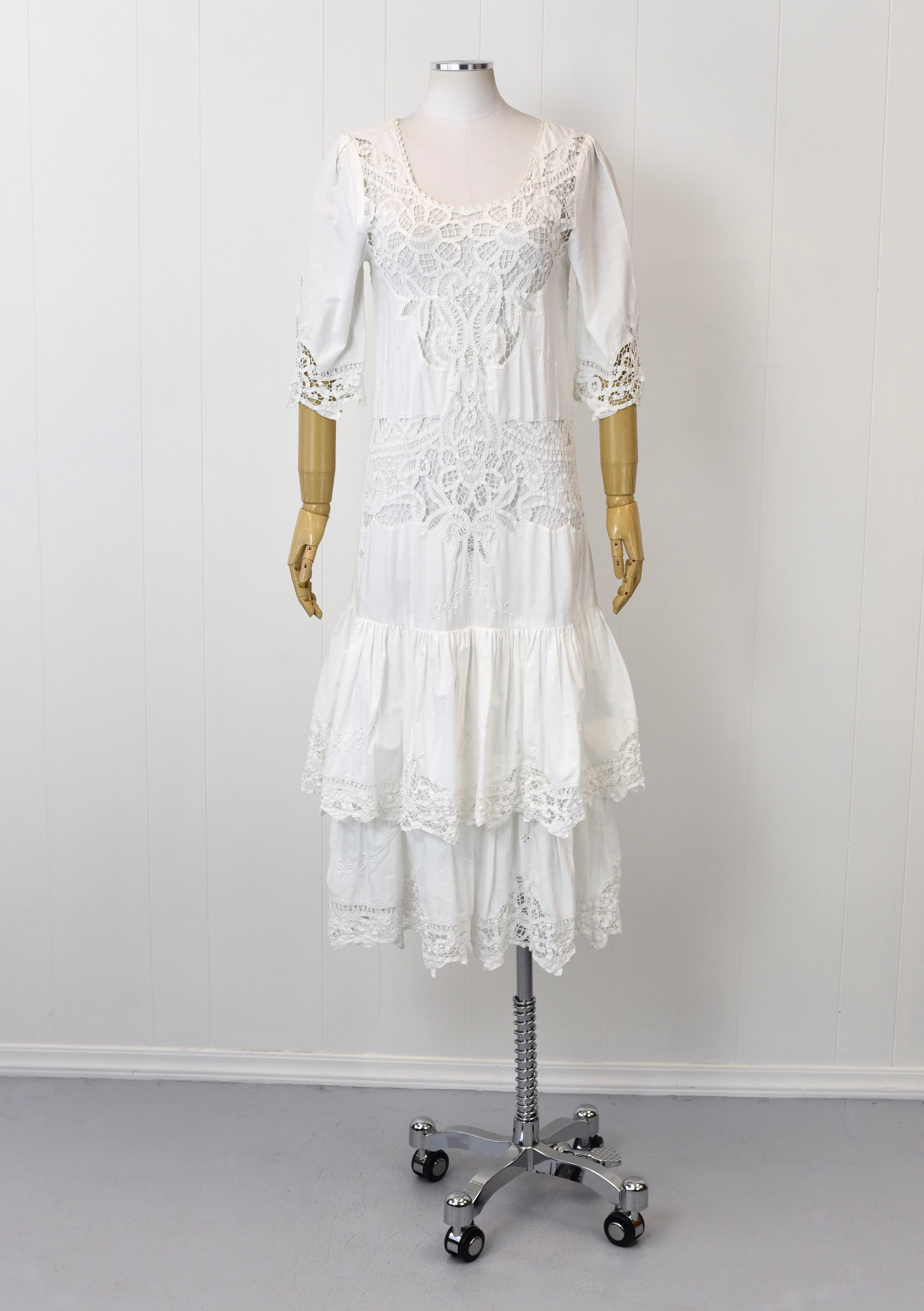 1980s does 1920s White Tatted Lace Embroidered Flapper Style Drop Waist  Bridal Wedding Lawn Dress — Canned Ham Vintage