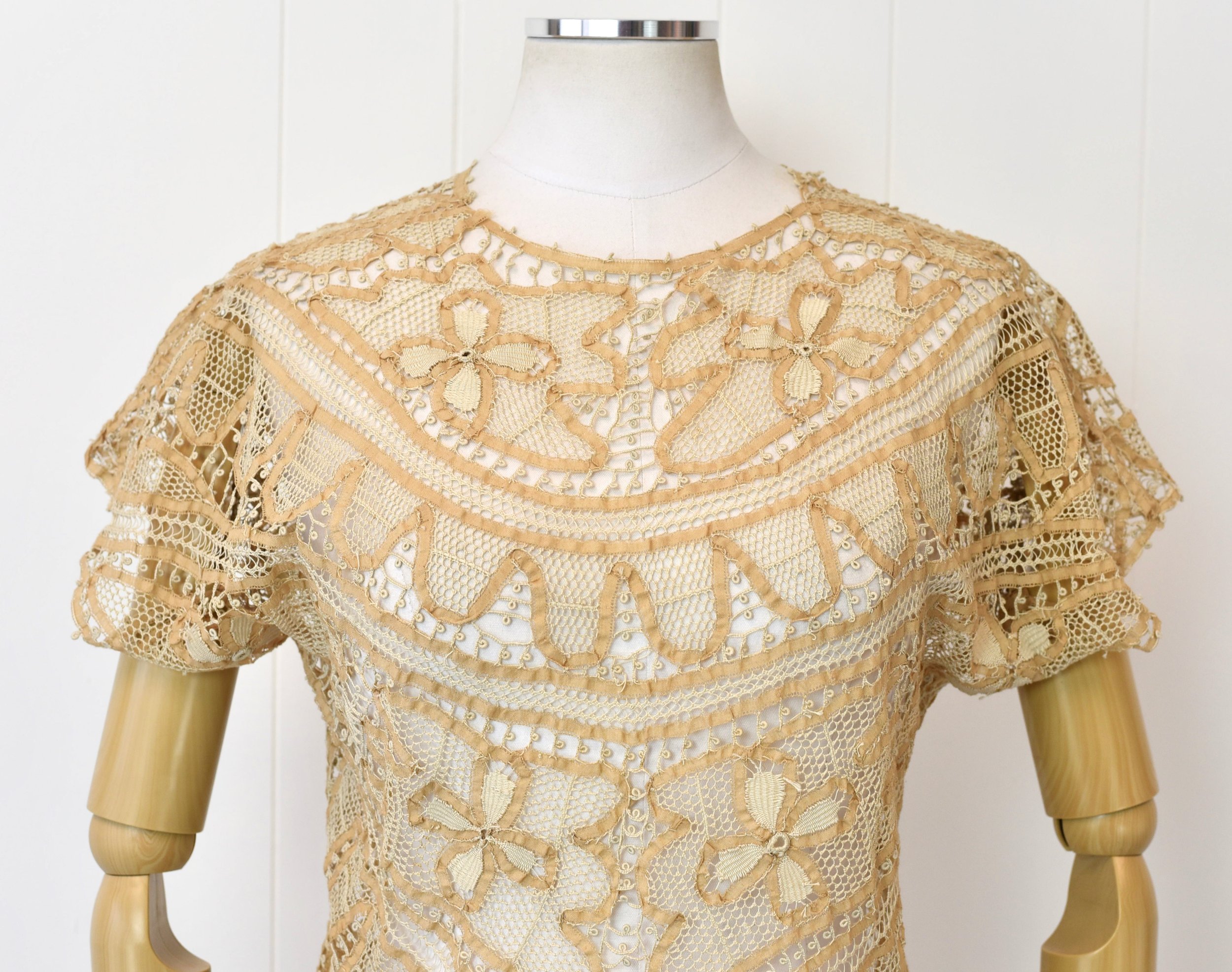 Antique 1900s 1920s Tatted Lace Crochet Floral Ivory Tan