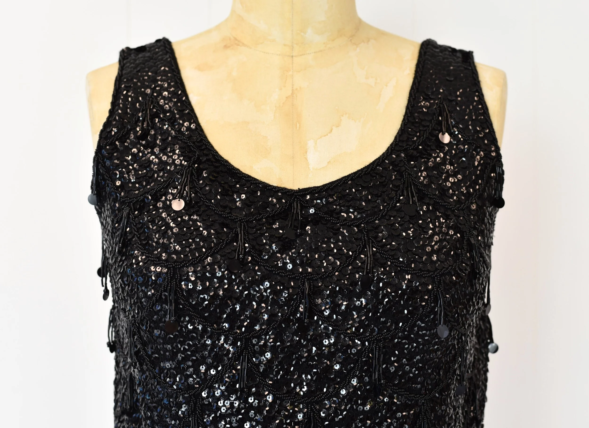 SWANKY 1960s\' BLACK STRAW TAM WITH SEQUINS, RHINESTONES & BEADS Vintage 1940s asymmetrical ladies hat for sale main image 3