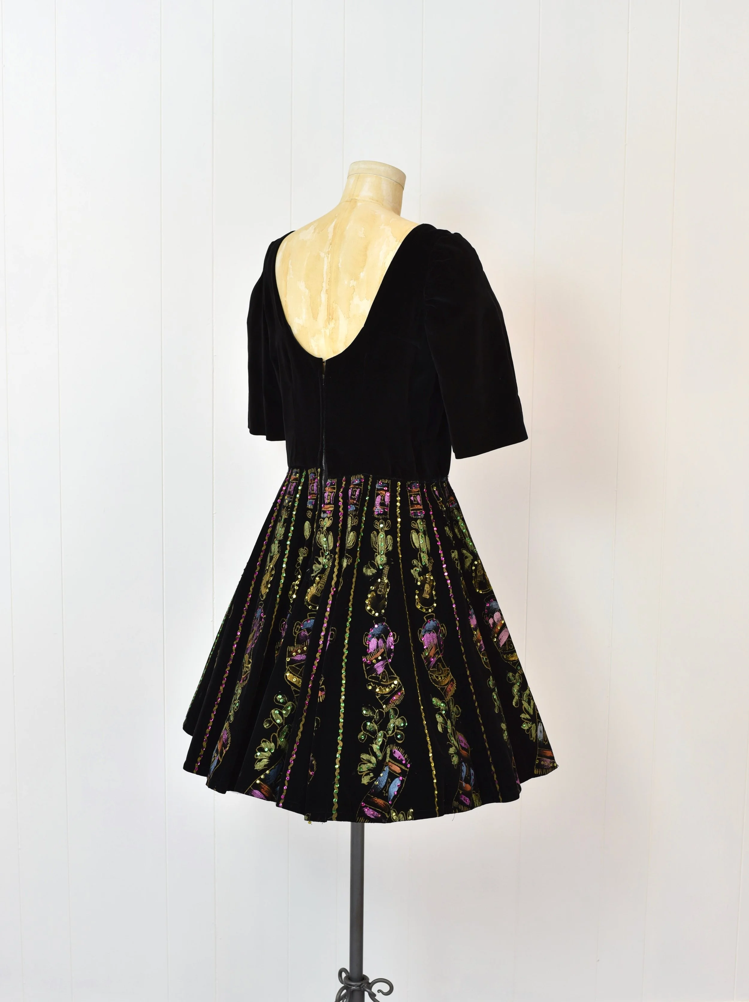 1950s Mexican Sequin Hand Painted Musical Novelty Print Black Velvet Dress  Canned Ham Vintage