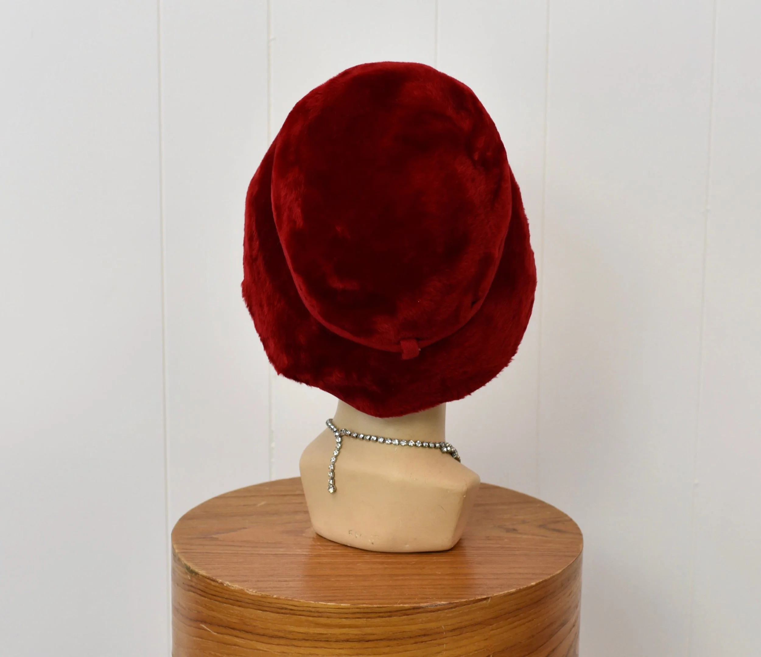 1960s Red Saks Fifth Avenue Faux Fur Tie Bucket Hat — Canned 