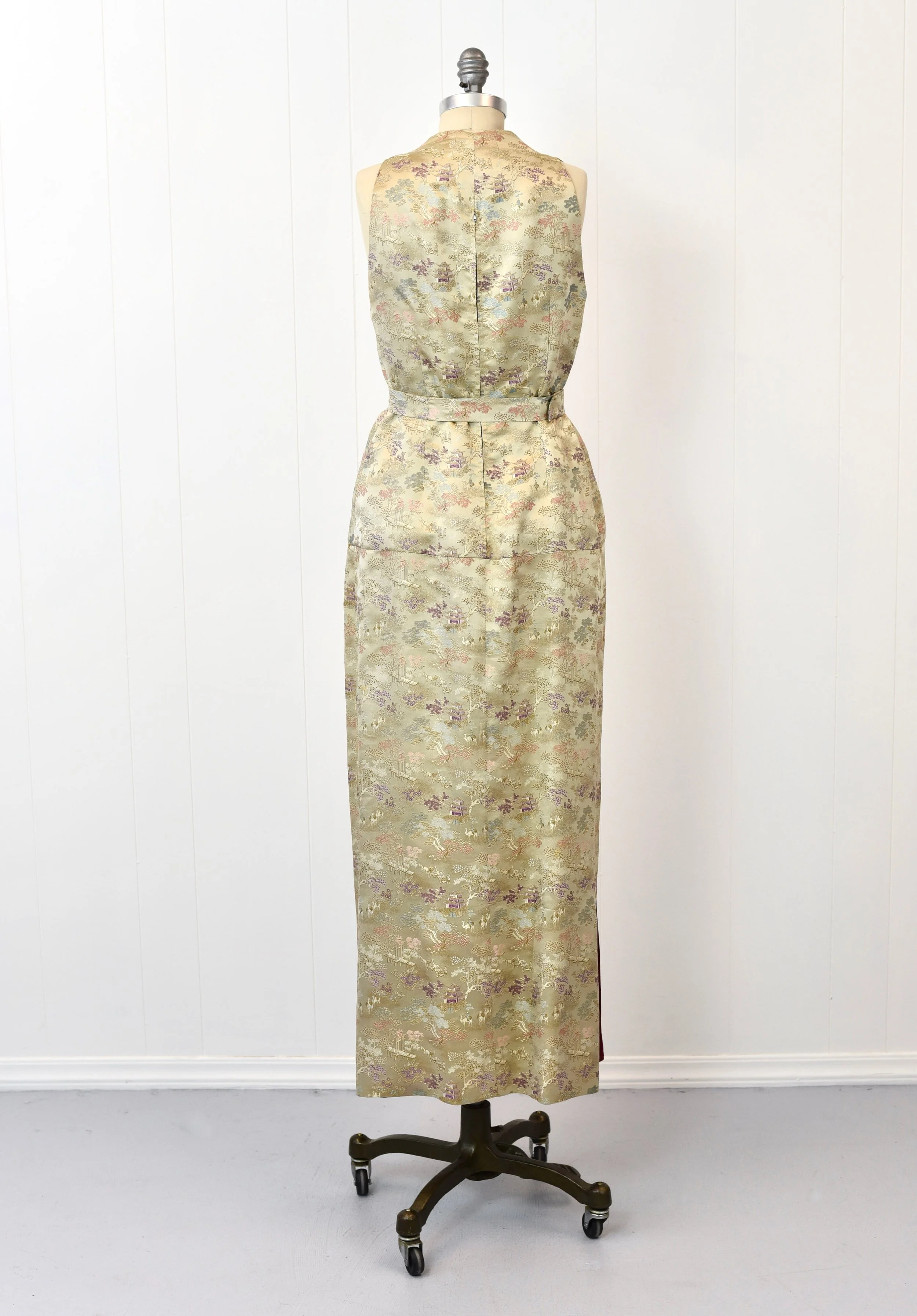 1950s Asian Inspired Floral Novelty Print Brocade Cheongsam Maxi Dress Gown   Canned Ham Vintage