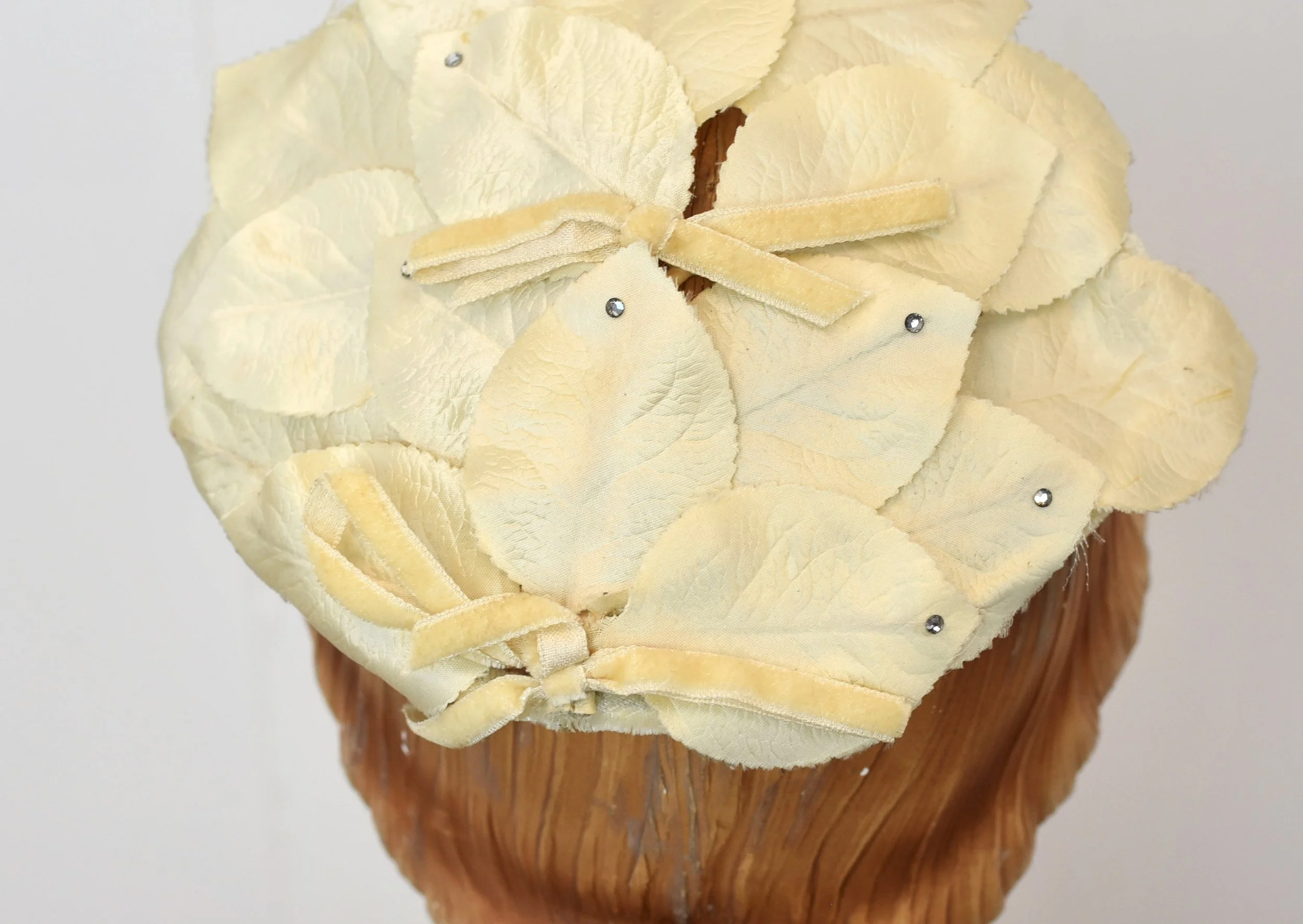 1950s Ivory Faux Leaves Rhinestone Wedding Bridal Fascinator 