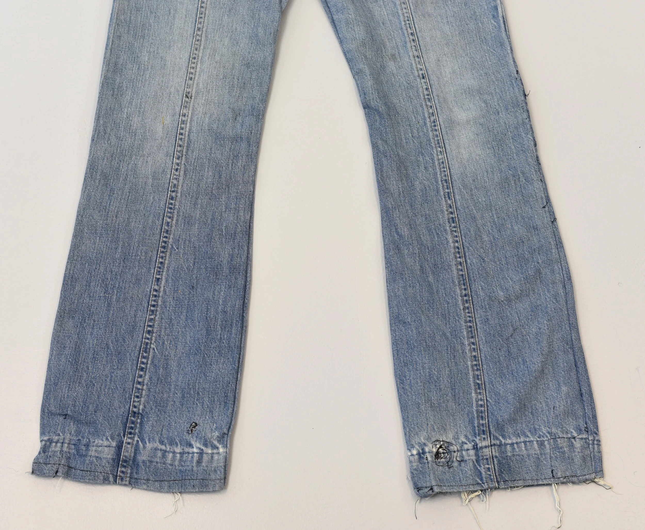 Vintage 1970s Levi\'s‎ For Feet Blue Denim Sneakers  Size 7 Light Use 1970s Levis Blue Feather Tab Light Wash Denim Jeans — Canned  main image 3