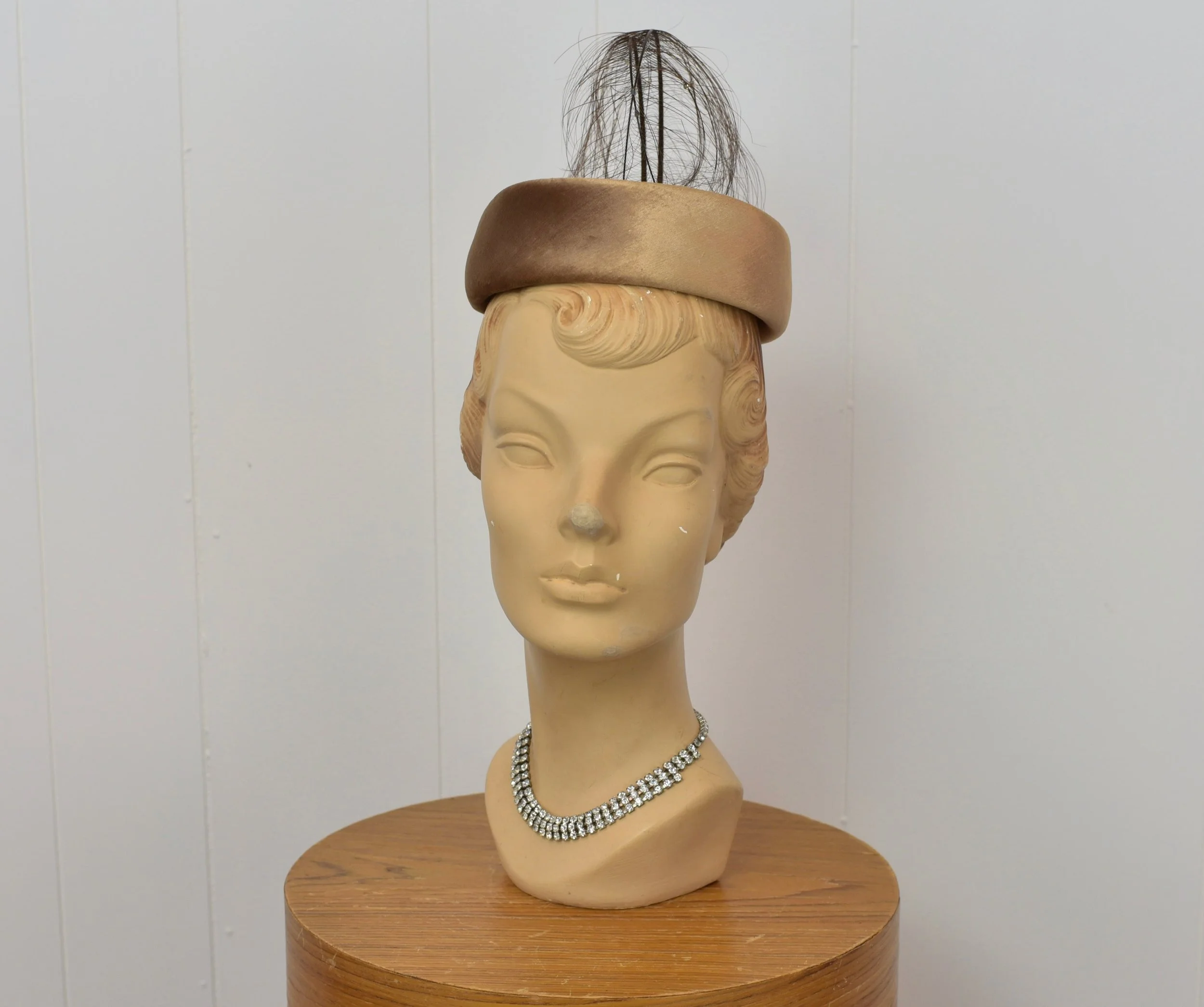 Vintage 1950\'s Brown Velvet Fascinator Hat 1950s Brown Velvet Feather Bow Lemington Fascinator Hat Cap  main image 4
