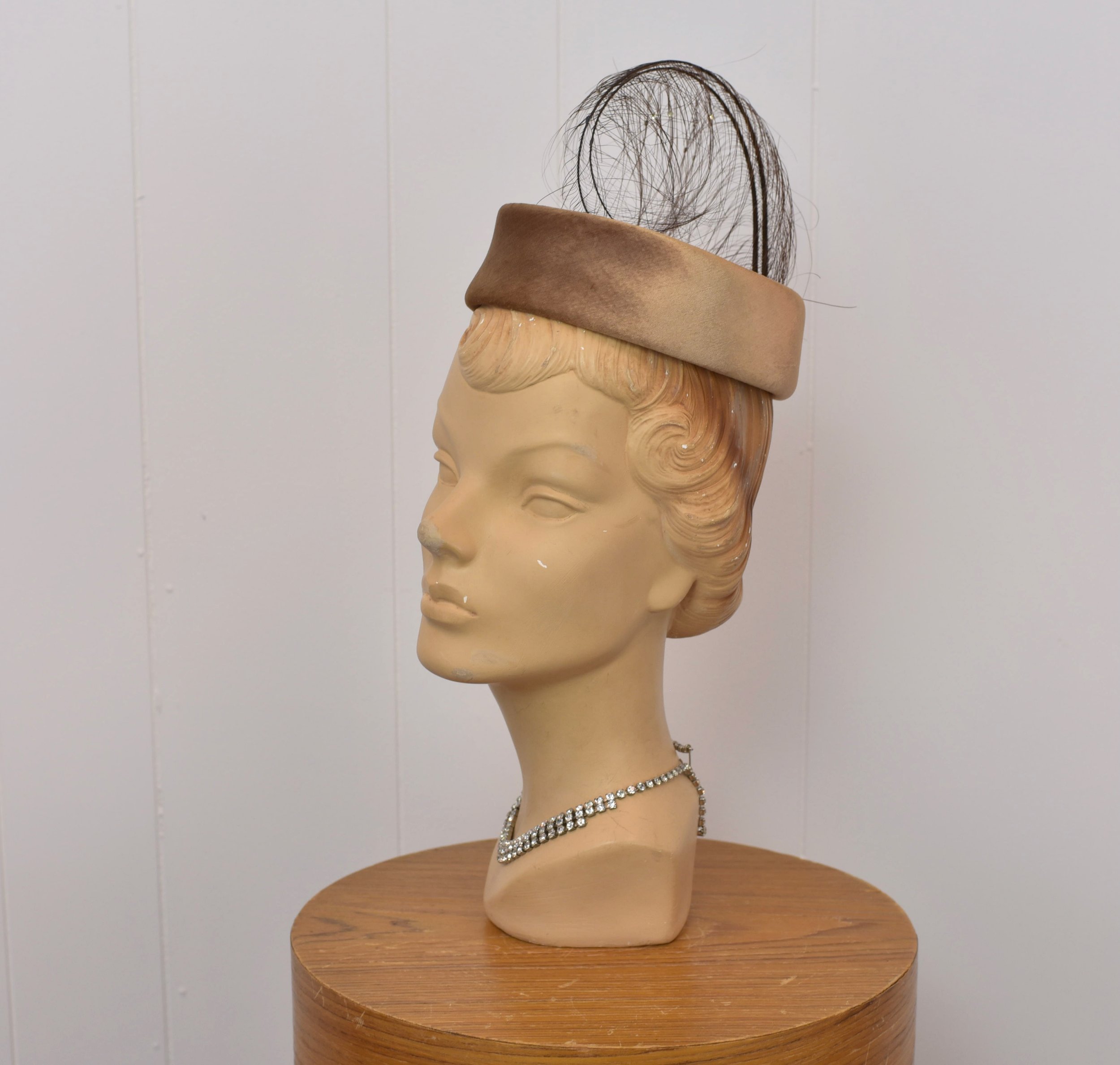 Vintage 1950\'s Brown Velvet Fascinator Hat 1950s Fascinator Hat . Vintage 50s Feathers Plumes Brown  main image 4