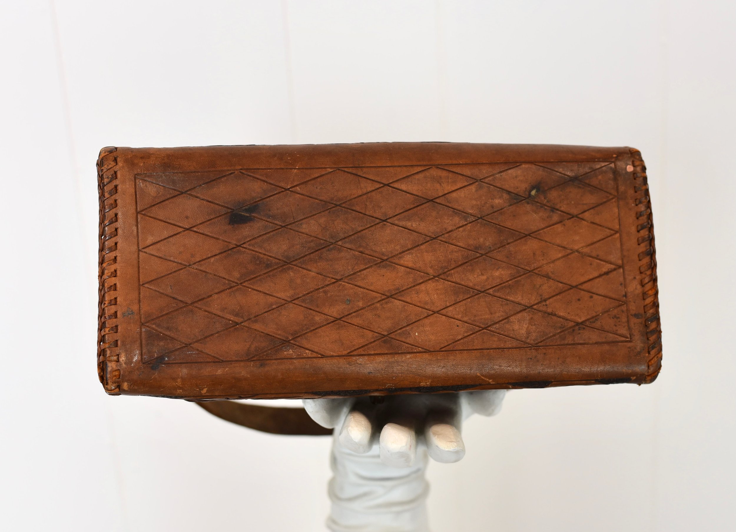 1940s/1950s Tooled Leather Brown Floral Western Horse Novelty Print Handbag  Purse — Canned Ham Vintage