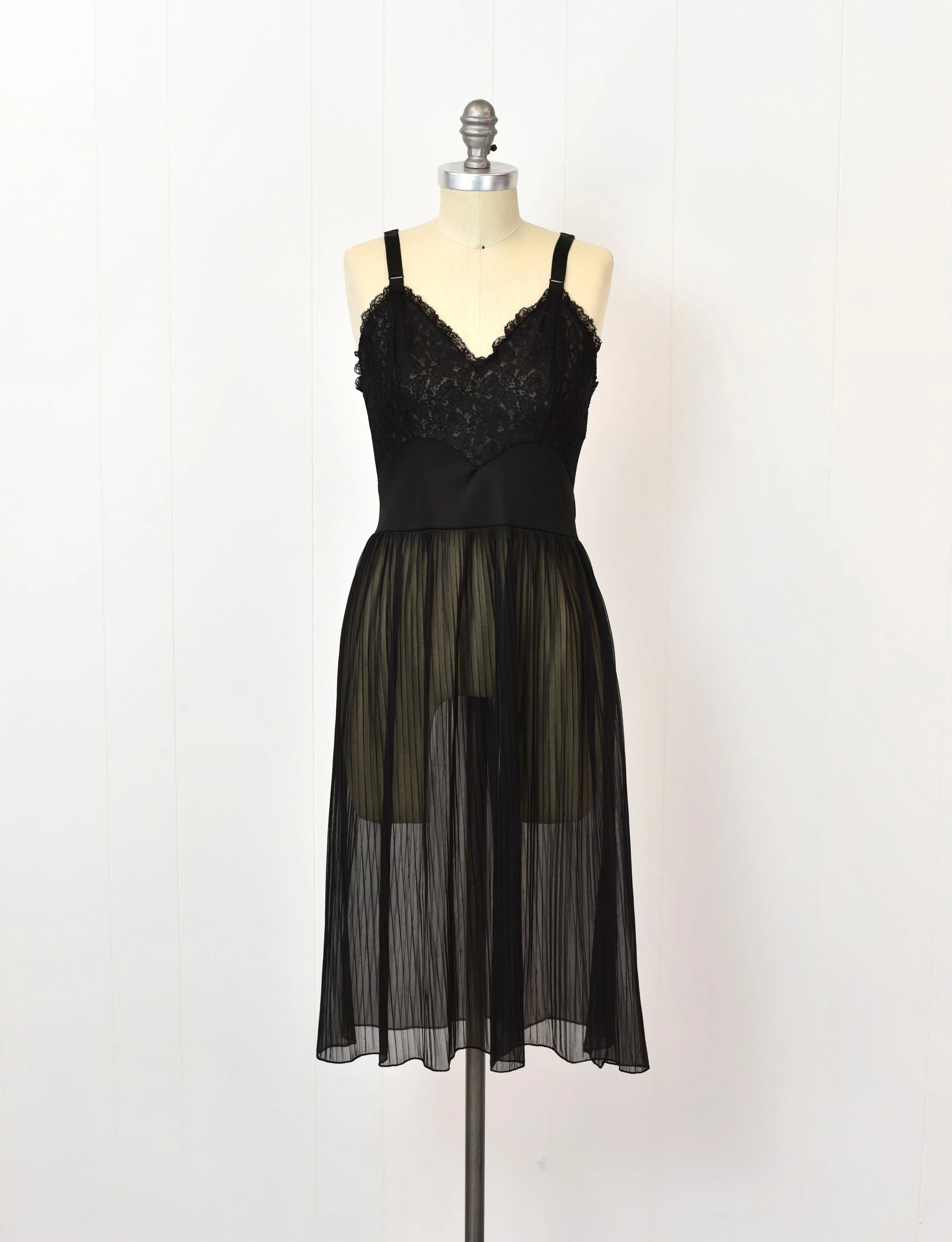 1950s/1960s Black Lace Seamprufe Pleated Boudoir Lingerie Slip Dress  Canned Ham Vintage